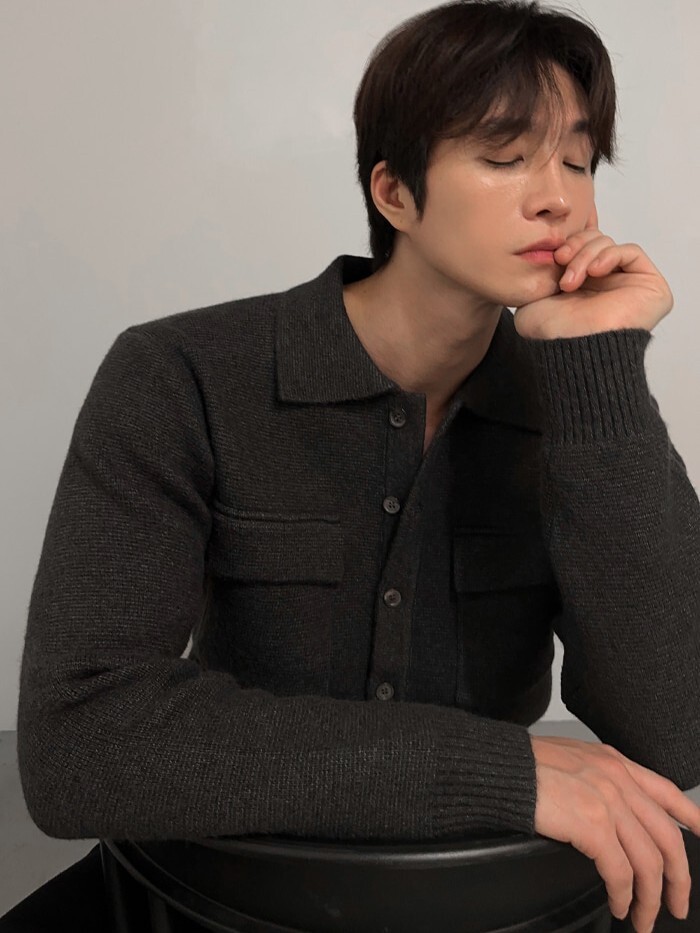 Moav Two-Pocket Collar Cardigan