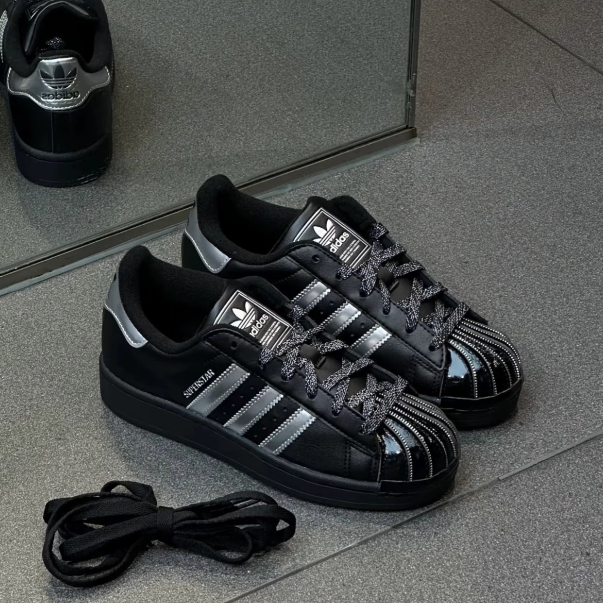 ADIDAS SUPERSTAR II 黑銀 亮黑 貝殼鞋 亮皮 雙鞋帶 休閒 女鞋 LA3778
