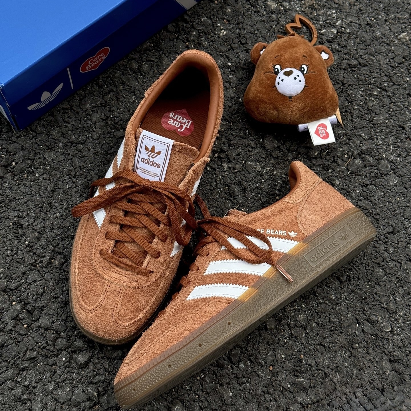 ADIDAS CARE BEARS x HANDBALL SPEZIAL 彩虹熊聯名 咖啡 棕 焦糖底 德訓鞋 女鞋 KK4932