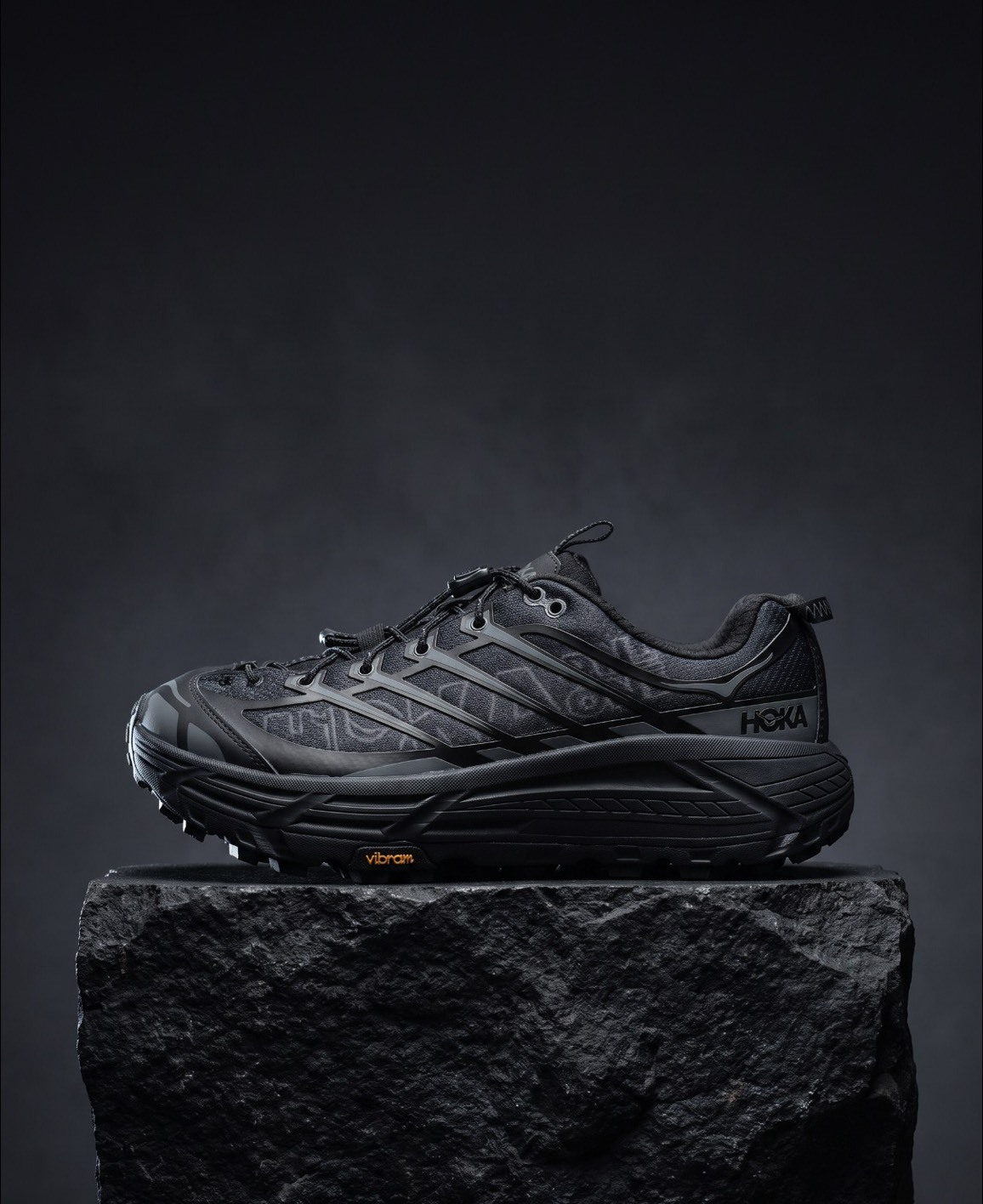 【APAIR】預購 Hoka one one Mafate THREE 2 WORDMARK 男女鞋 越野跑鞋 機能跑鞋 全黑 鞋面字體 1175490-BCKT