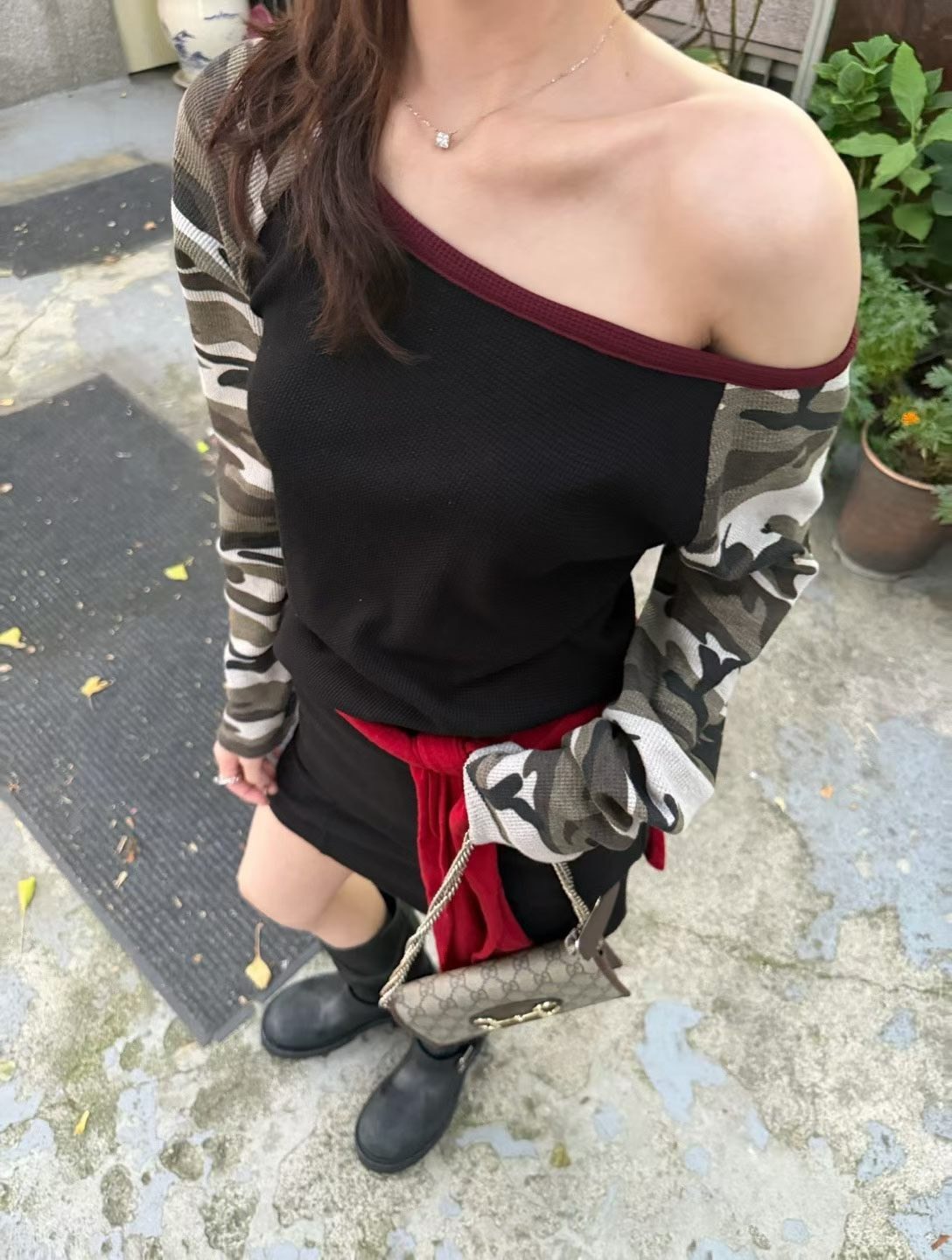 寬領迷彩袖長袖T