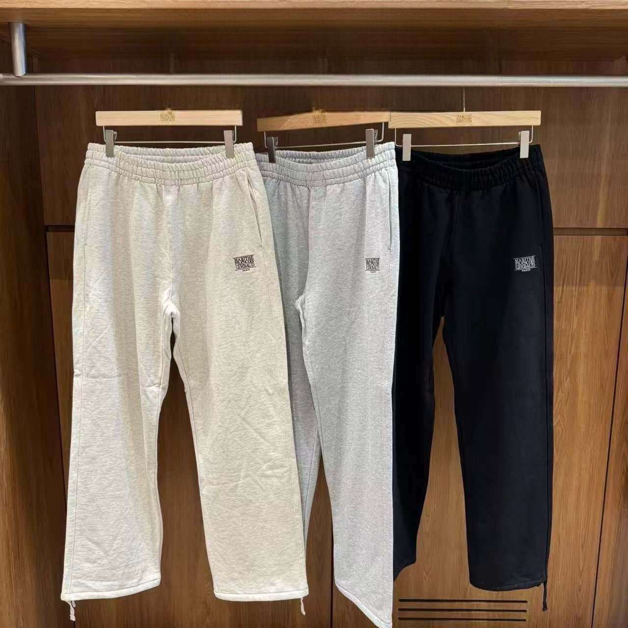 香港$770!!連線入code再減😱!! MARITHE FRANCOIS GIRBAUD (MFG)｜MFG46FSP201 CLASSIC LOGO SWEAT PANTS [3 colors] M424