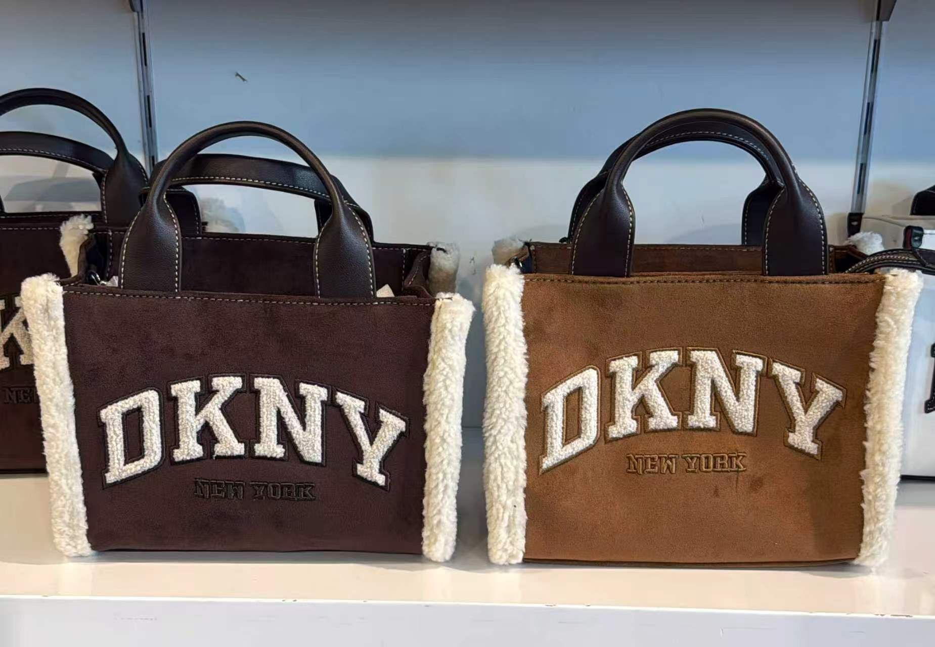 【預購】DKNY N100926 HADLEE 毛絨飾邊托特包
