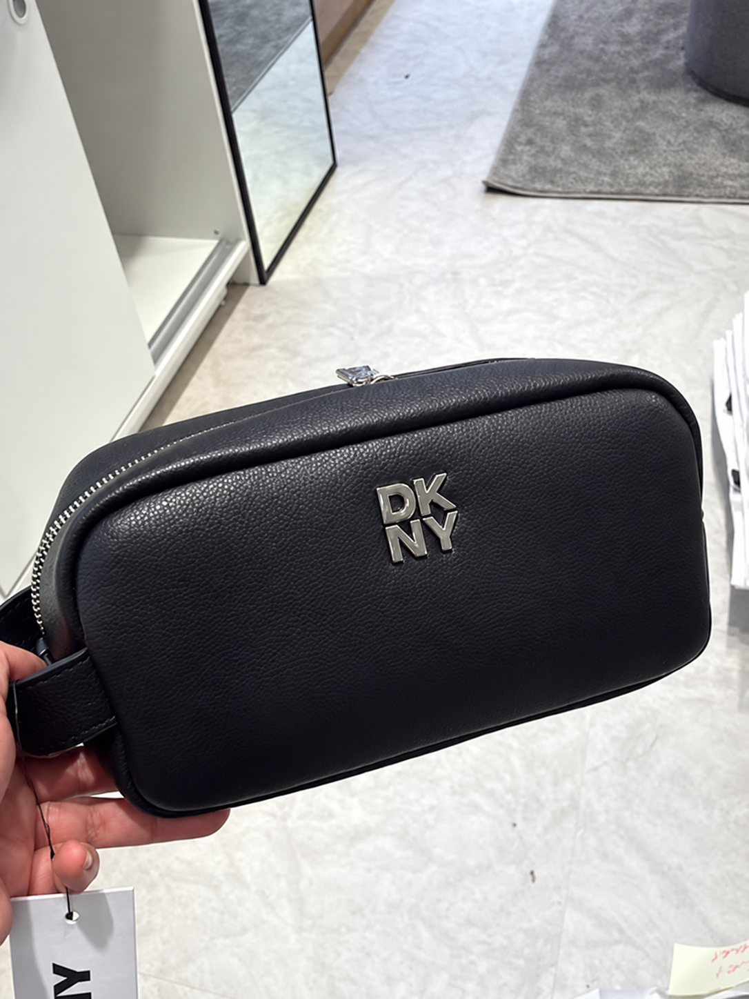 【預購】DKNY N100918 旅行收納包 (黑色)