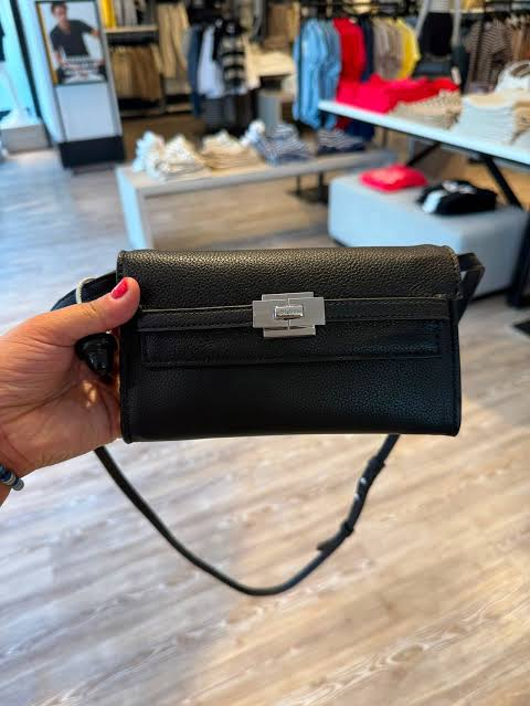 【預購】DKNY N100930 BRYAR 斜挎包