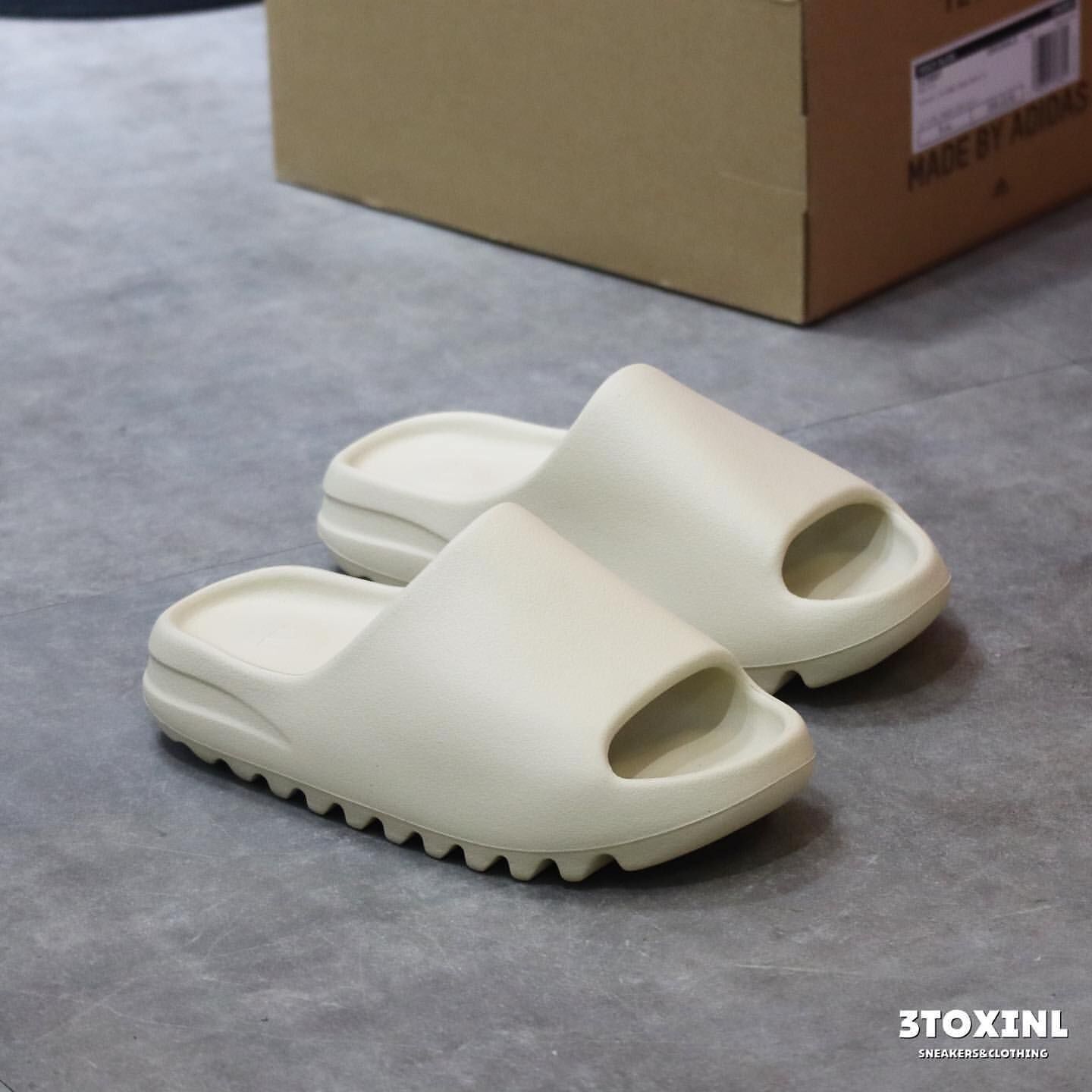 (預訂) Adidas Yeezy Slide - Bone