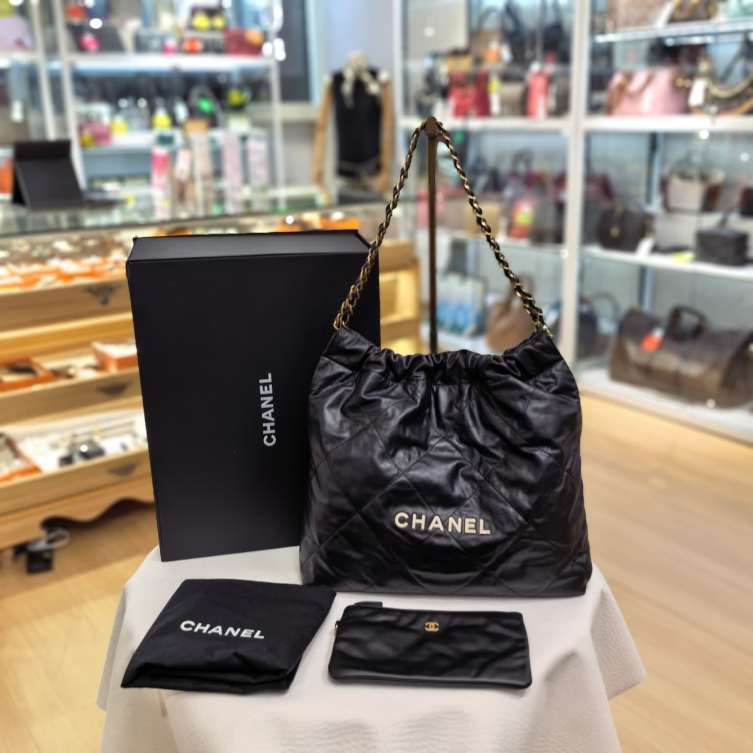 全新CHANEL 22 BAG, 垃圾袋 SMALL, AS3260, 黑色小牛皮,白色琺瑯字, #小號 #BRAND NEW #香榭站正品
