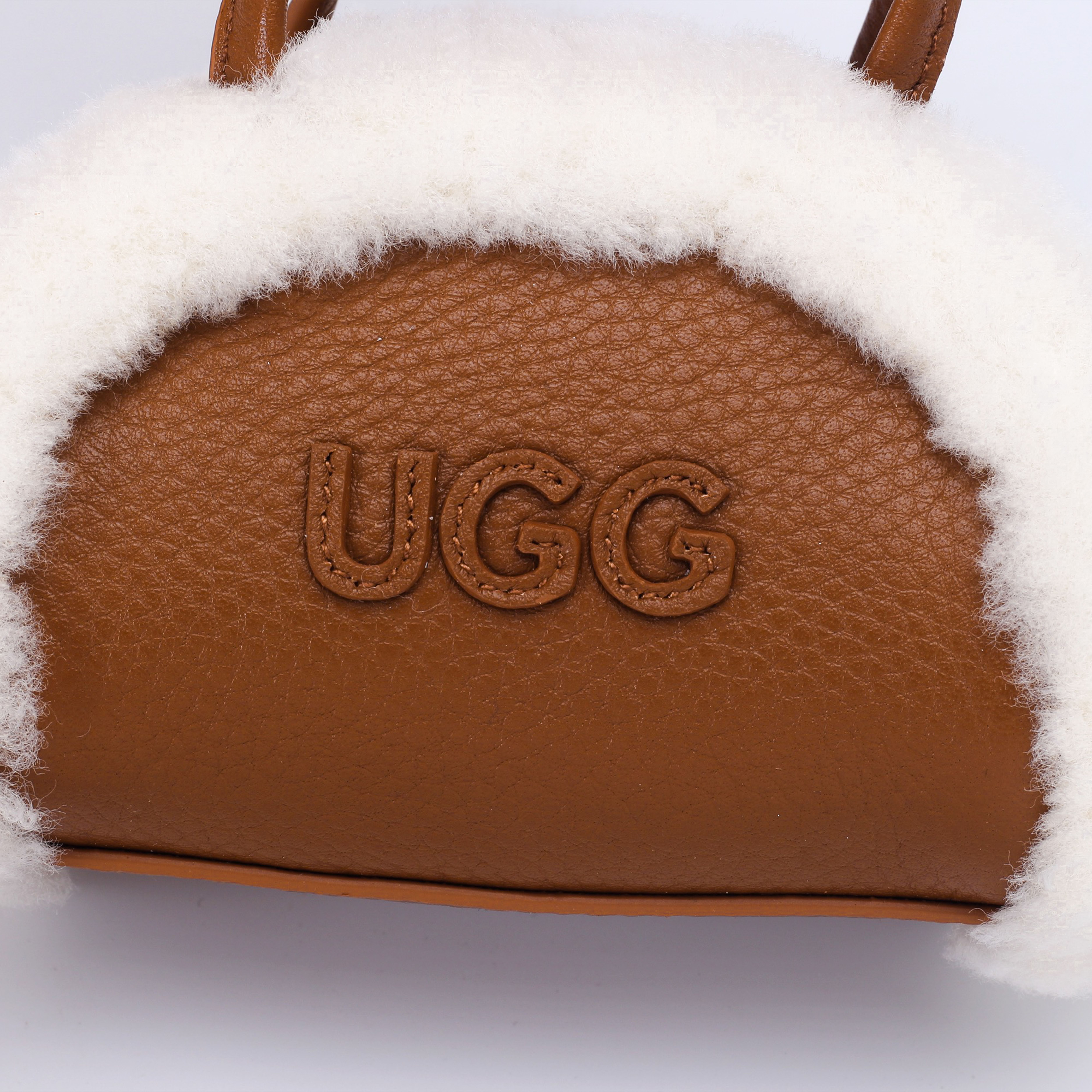 UGG 26AW Ozlana Mini Shearling Curve Pouch