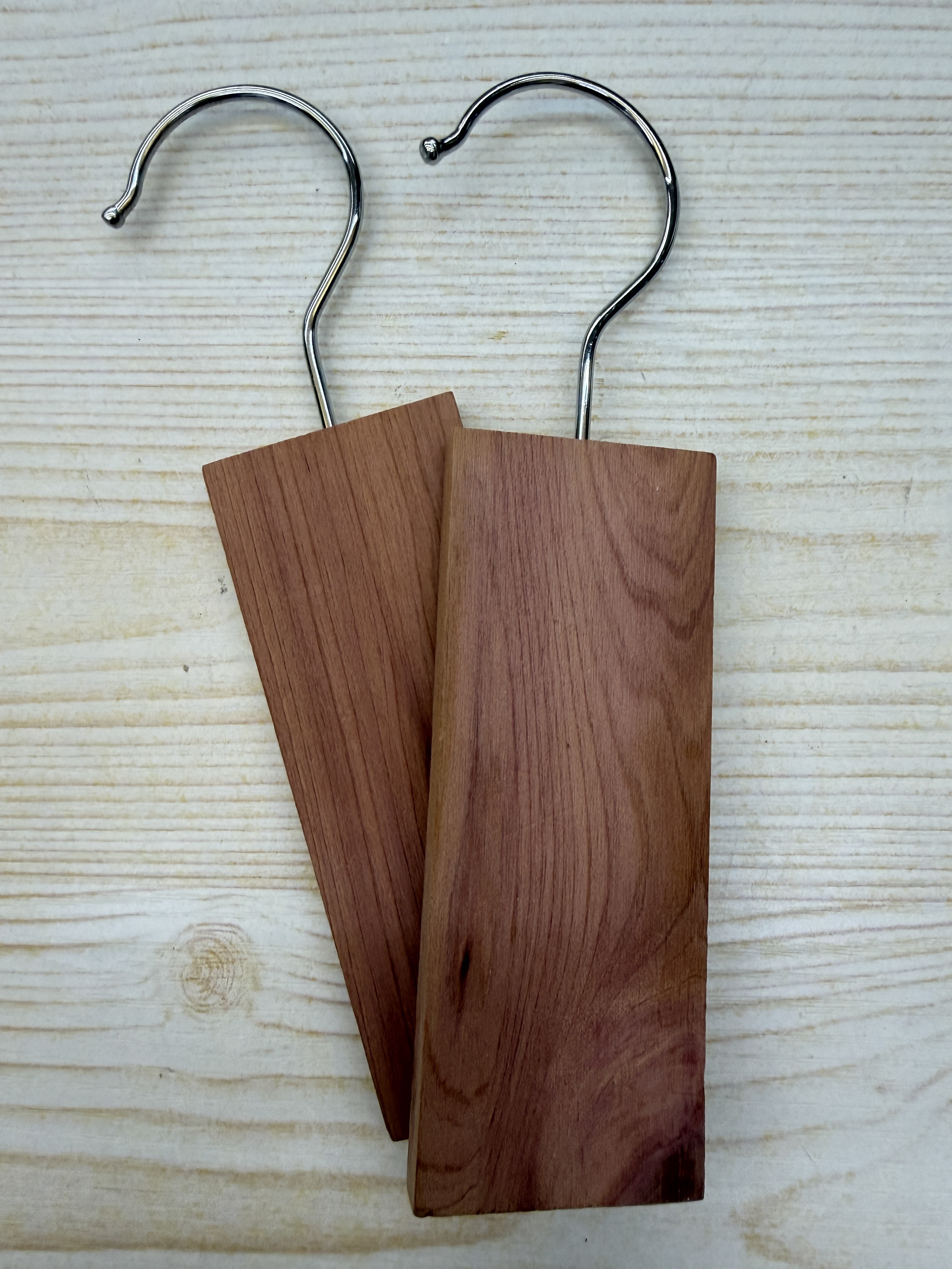 cedar hanger 1 pcs.