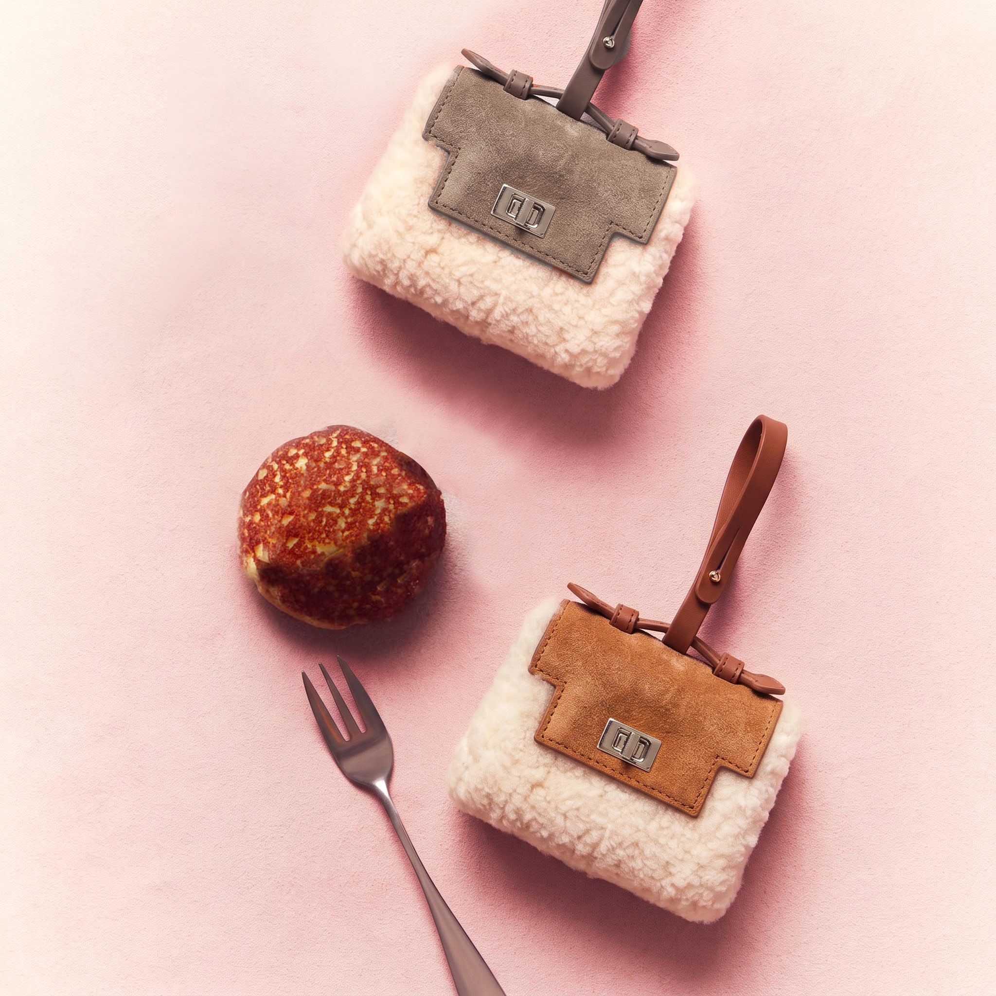 UGG 26AW Ozlana Mini shearling Pouch