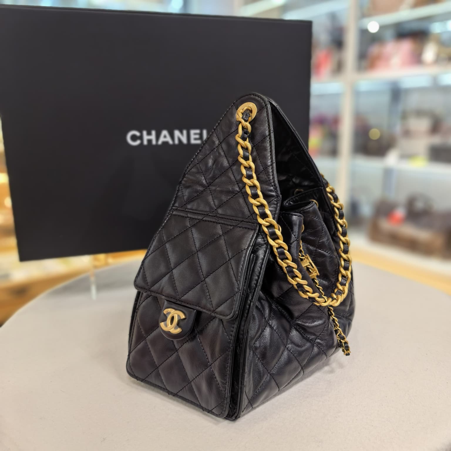 全新CHANEL 25 HOBO BAG SMALL , AS5293 黑色油蠟皮, 金扣 #小號 #BRAND NEW #香榭站正品