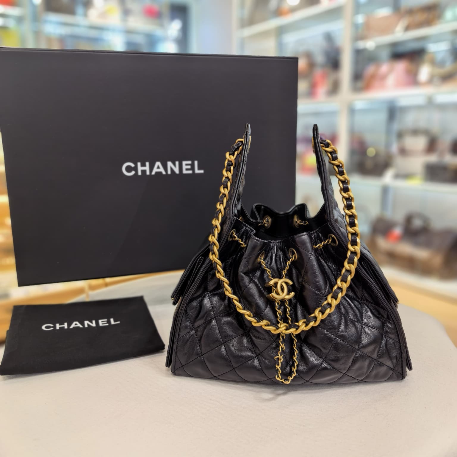 全新CHANEL 25 HOBO BAG SMALL , AS5293 黑色油蠟皮, 金扣 #小號 #BRAND NEW #香榭站正品