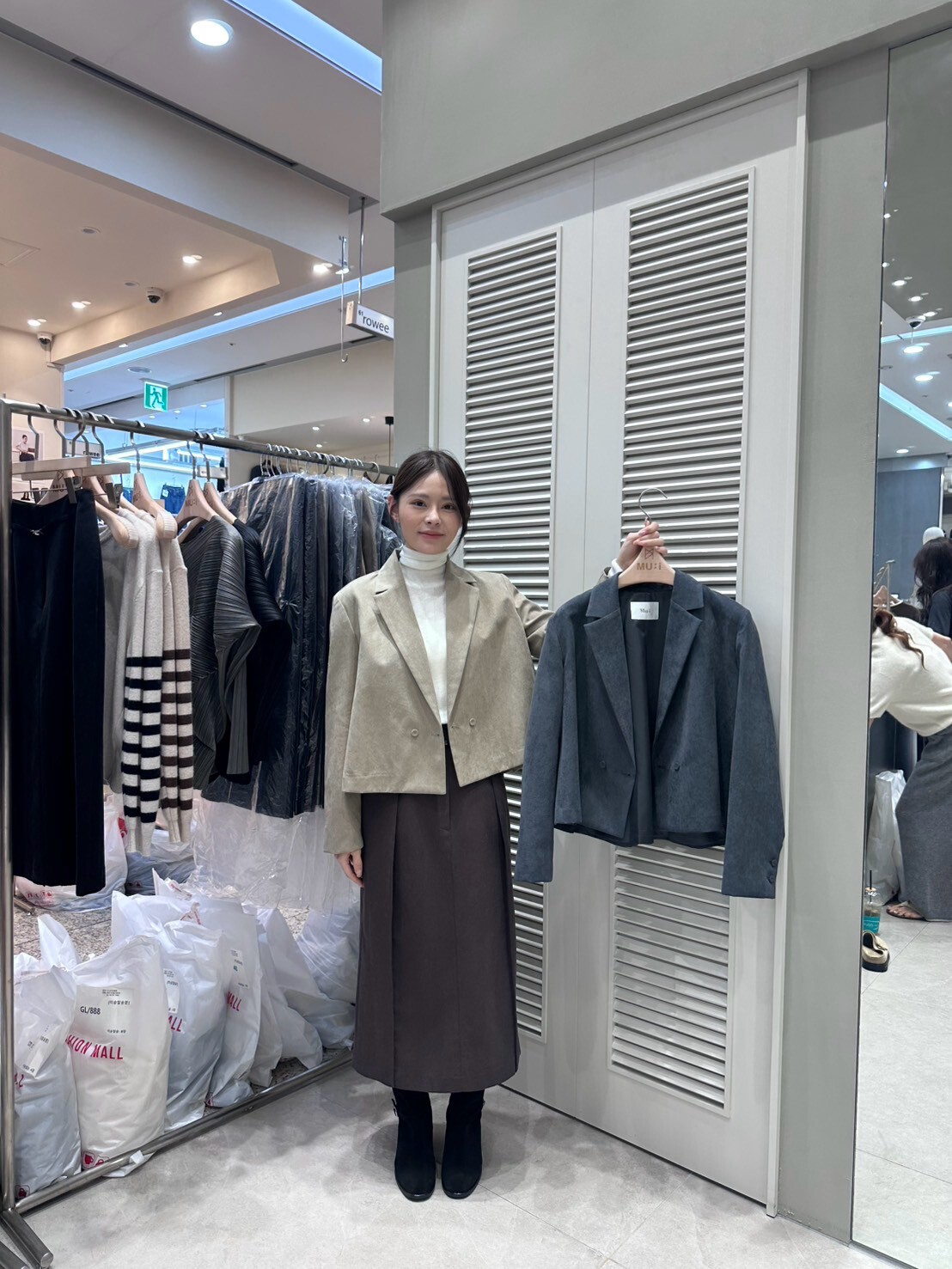 MU7215 雙釦刷毛短西裝外套