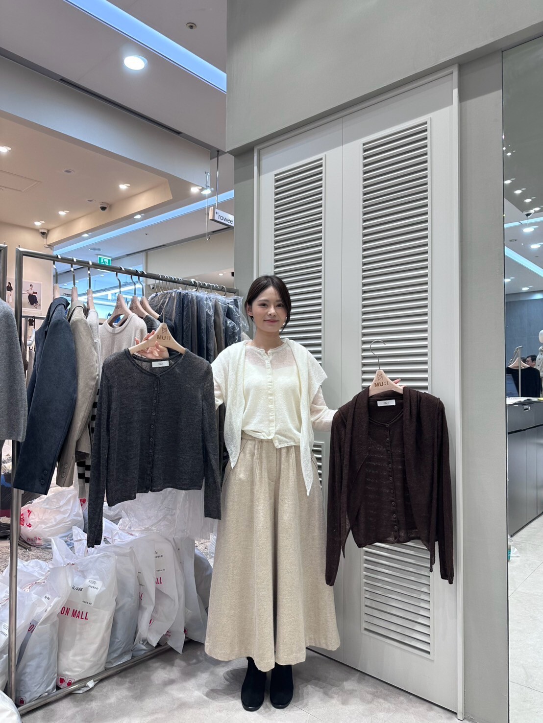 MU7233 羊毛混紡三角披肩