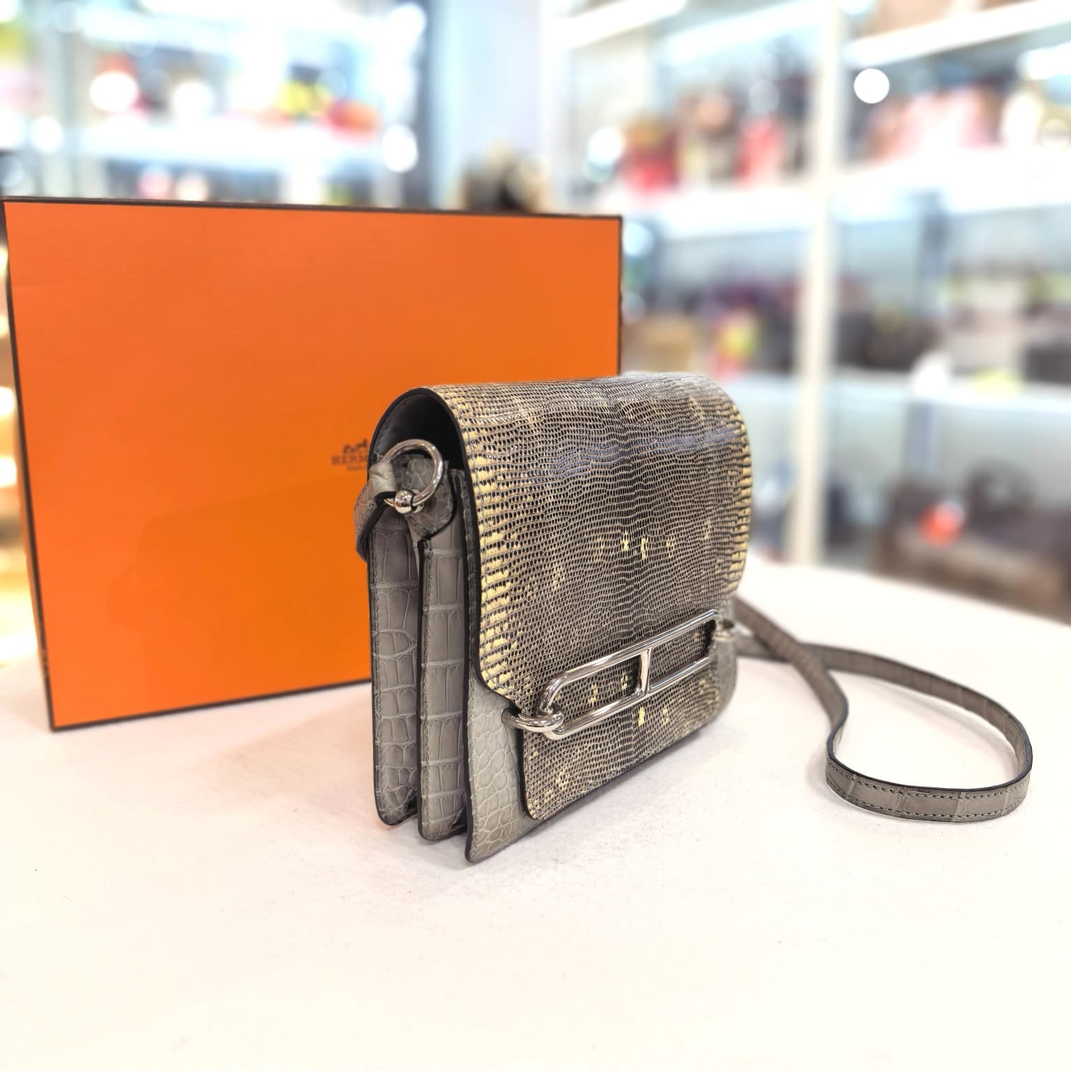 95%NEW二手HERMES MINI ROULIS, 豬鼻袋, 漸變亮面沙漠色原色蜥蜴皮,拼接珍珠灰色啞光鱷皮銀扣, #香榭站正品