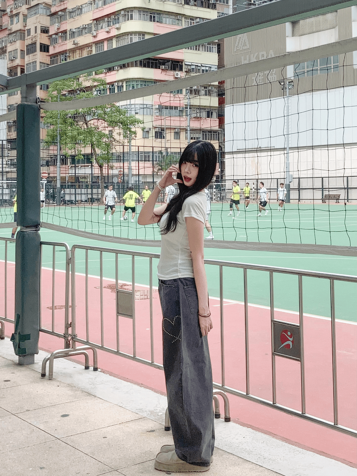 【網站限定優惠】鉚釘心心彎刀褲