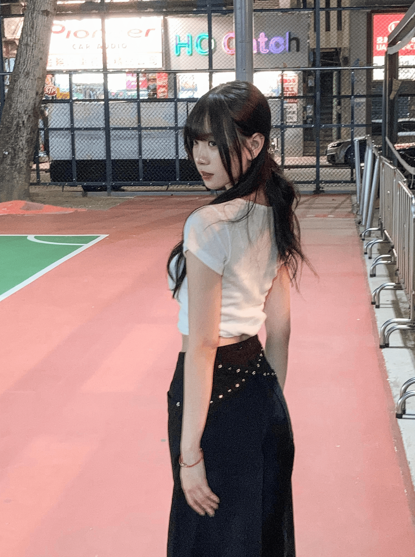【網站限定優惠】交叉鉚釘後Belt彎刀褲