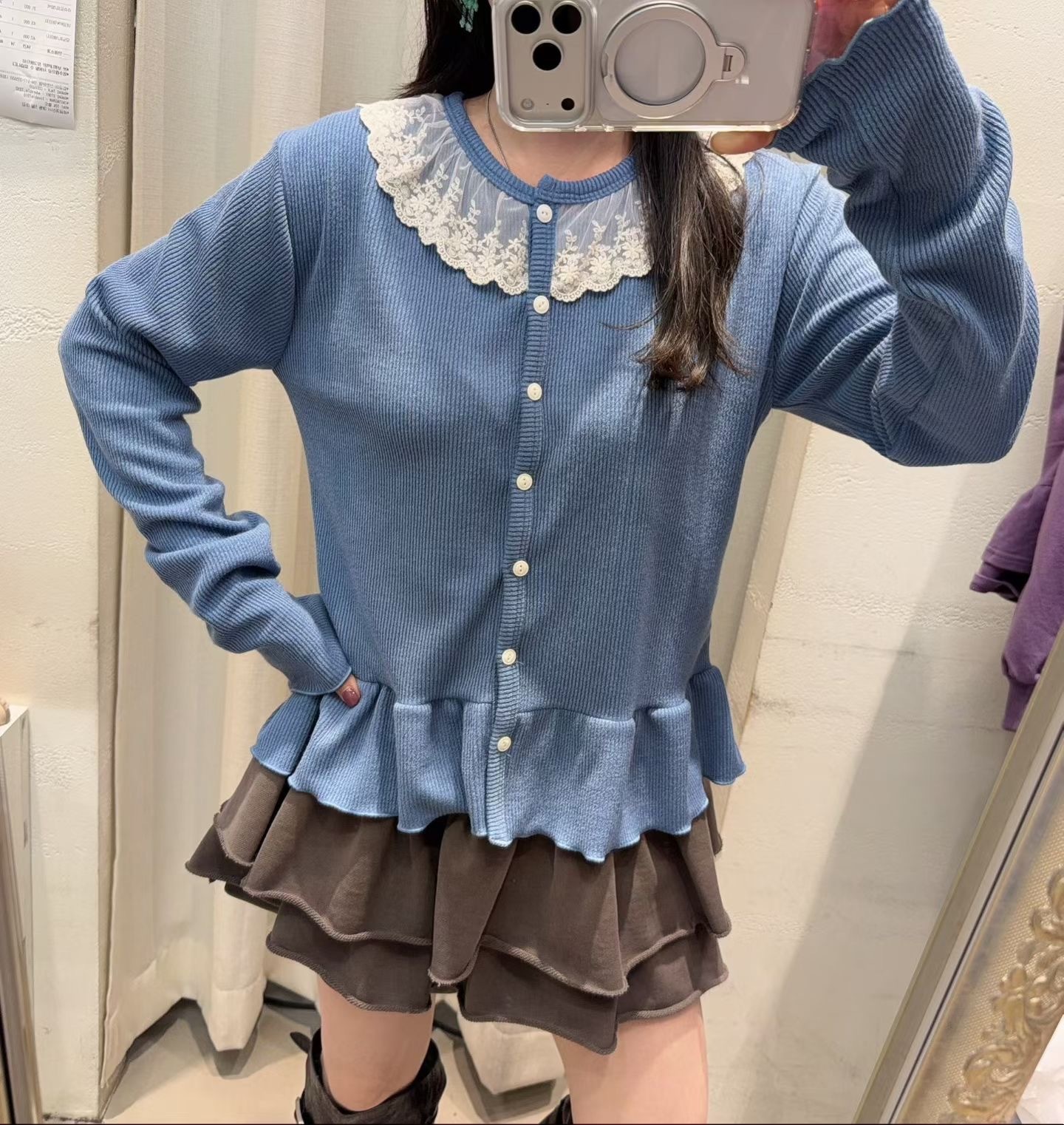 蕾絲領開釦長袖T