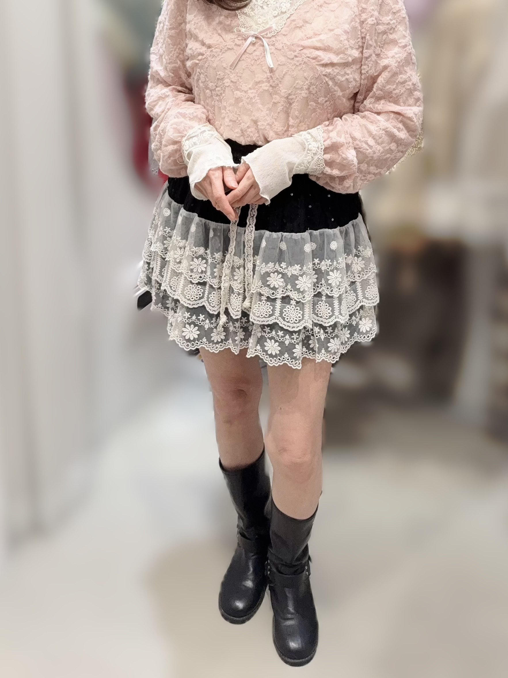 Y114 校長價 腰24-39 hip50 長 15 $549