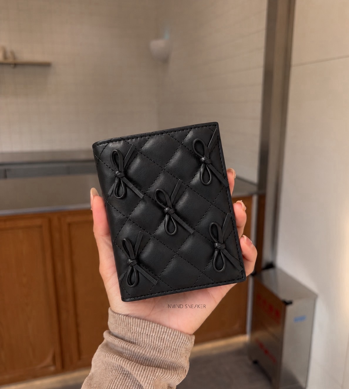 <冬日限定🎀>Charles&Keith 小CK 冬日限定 蝴蝶結鏈條短夾 黑 銀