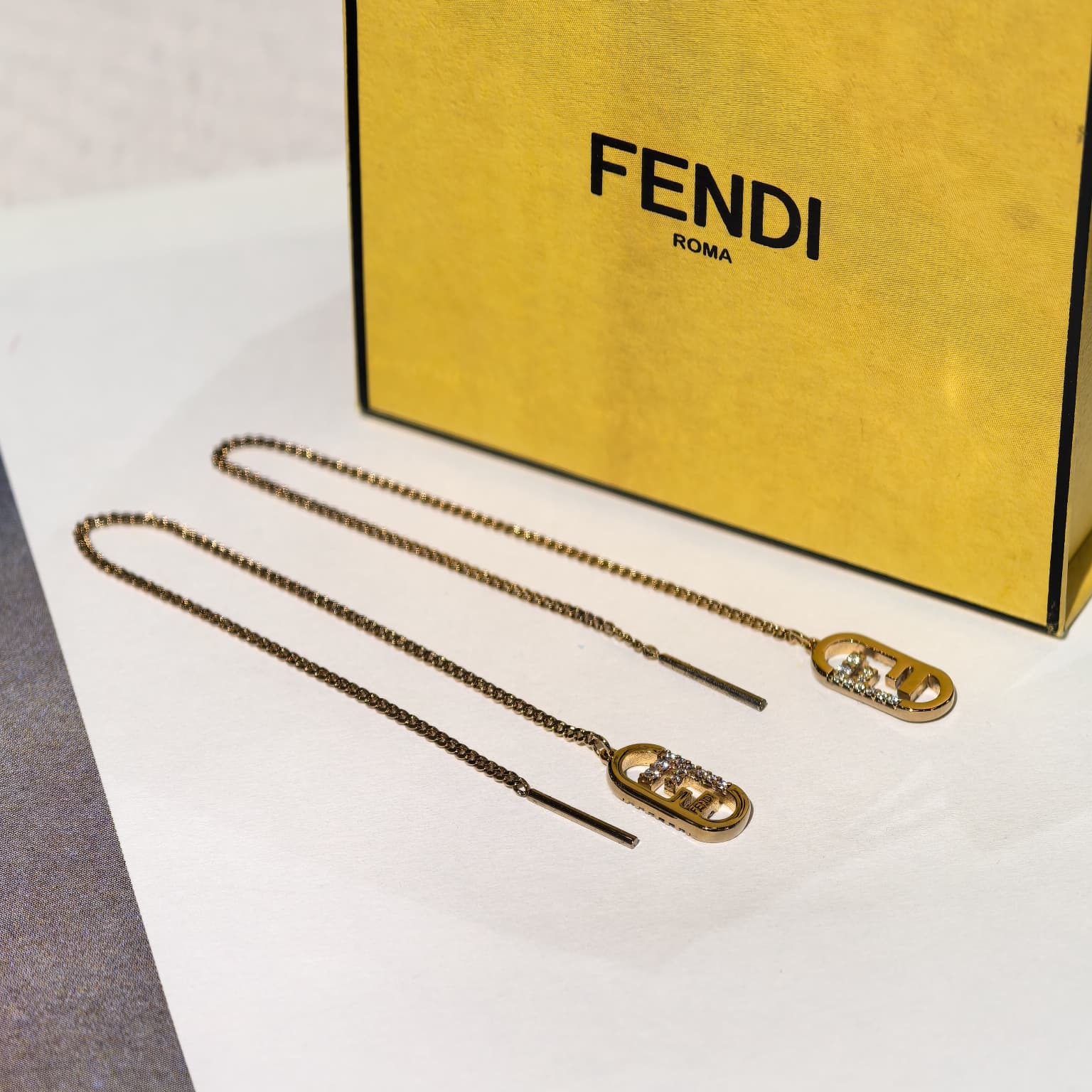 全新FENDI耳環,(12 x 1.5cm ), 8AH328, O'Lock Earrings, 金色垂墜水鑽, #BRAND NEW #香榭站正品