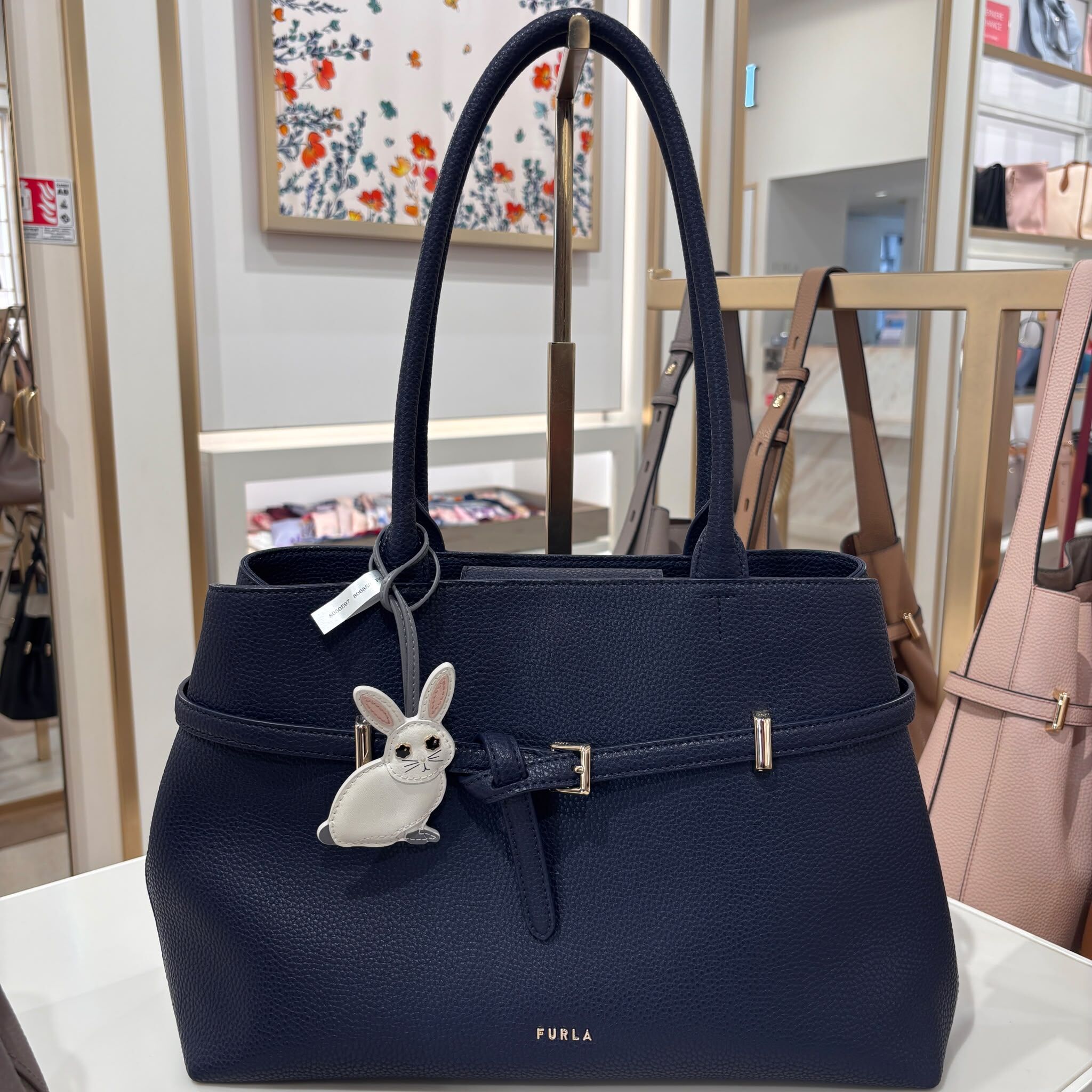 SMA-HHG1010-008 AURA L TOTE - VITELLO KERIA-INK BLUE-WB01922 BX0305 4852S 0071 with Key Chain (隨機款) (A8)