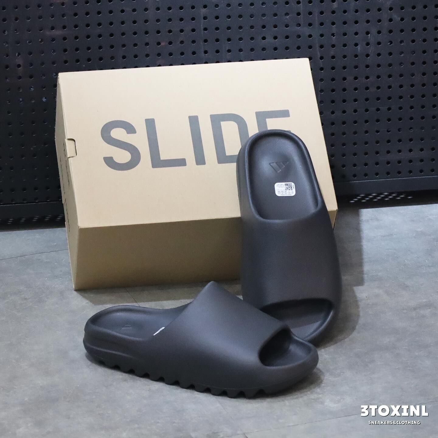 (預訂) Adidas Yeezy Slide - Onyx