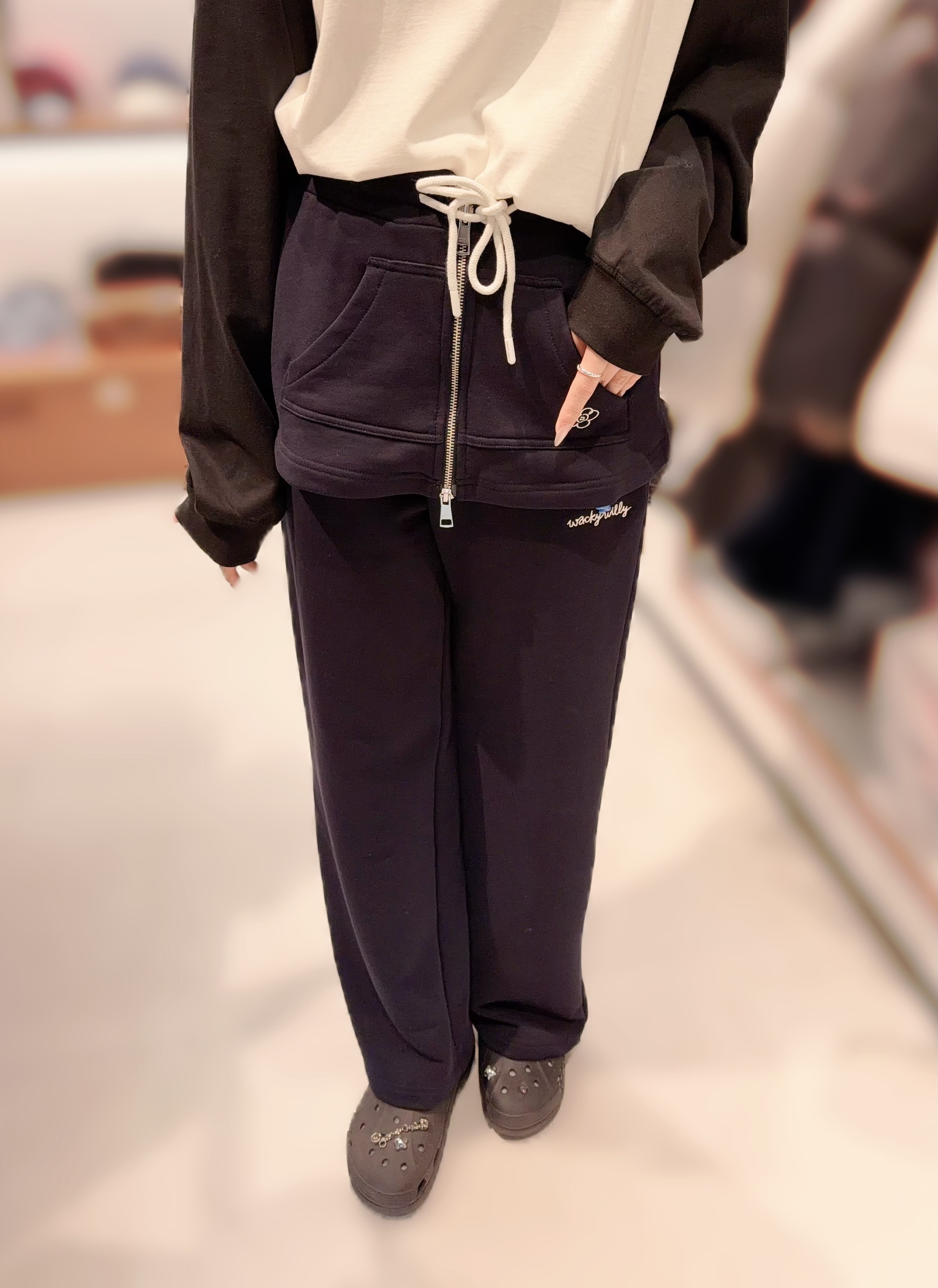 Z03 S:腰25-40 HIP42-50 長40 layer:腰28-39 HIP42-48 長10.5   $599