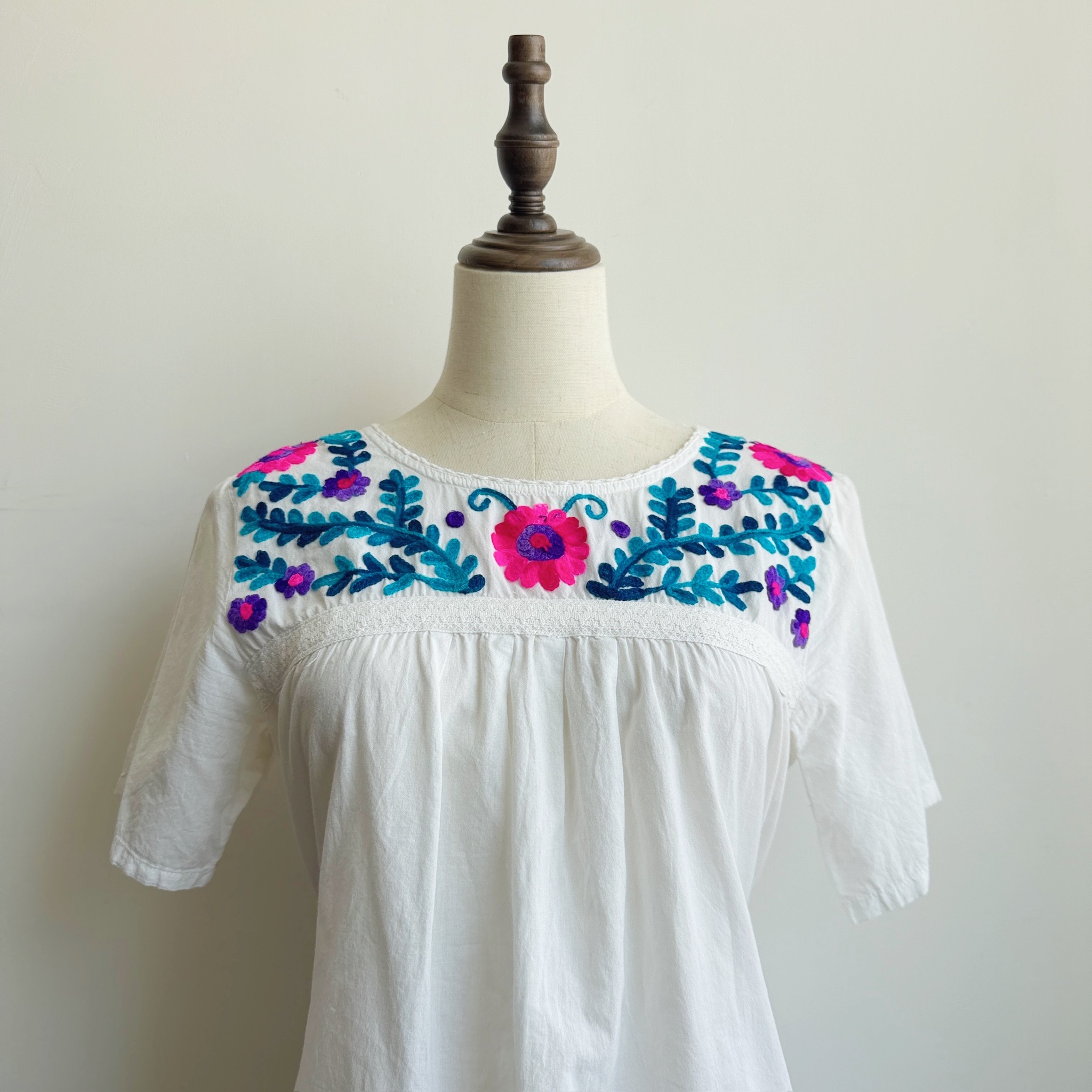 白色墨西哥刺繡上衣