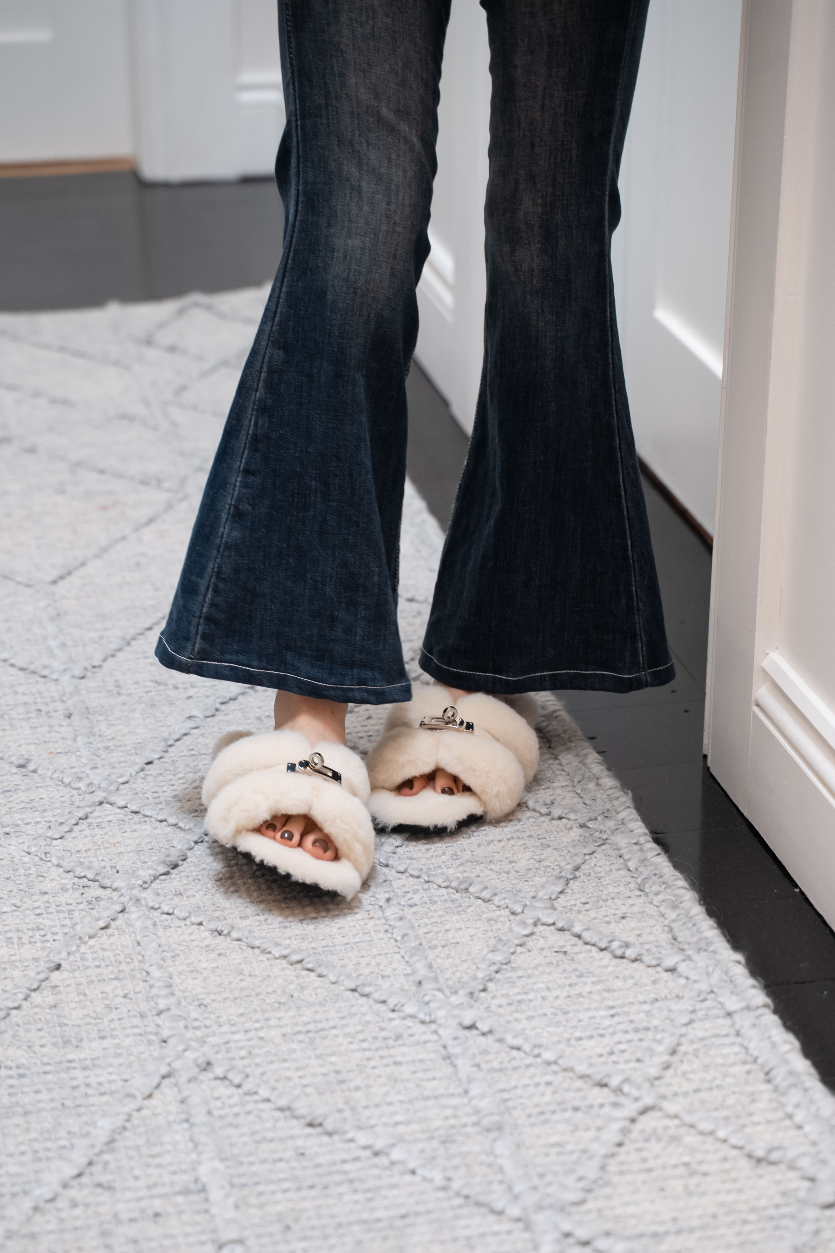 【2色入】UGG Ozlana 2026AW Elysee Shearling Slipper