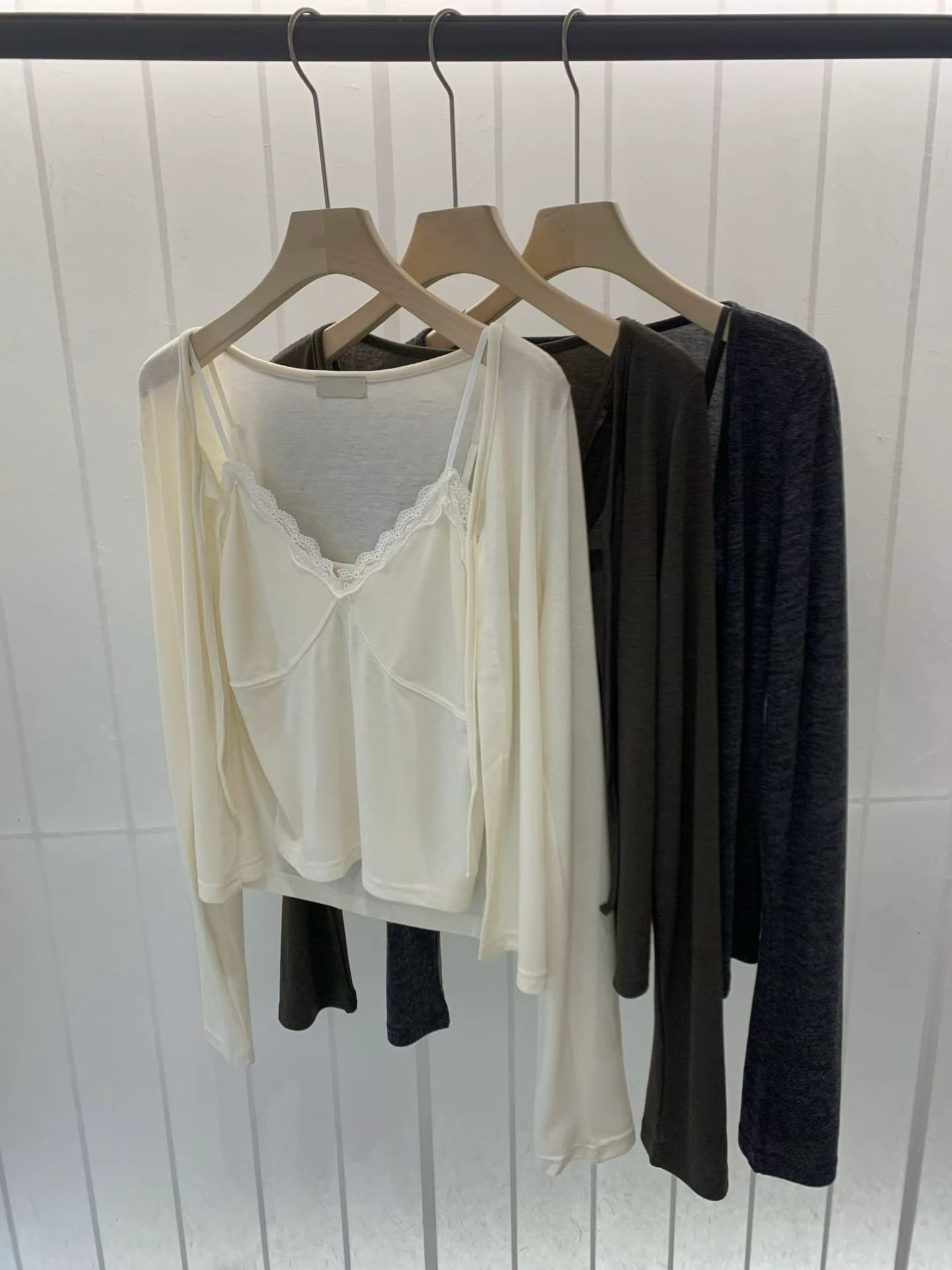 一條綁帶美胸蕾絲set(白/棕/灰)
