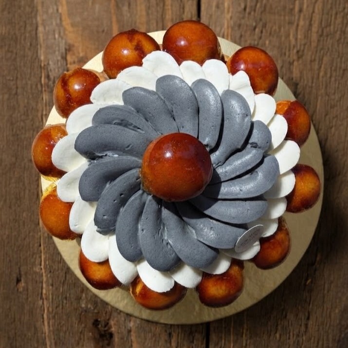Black Sesame St Honore Gateau PTW360