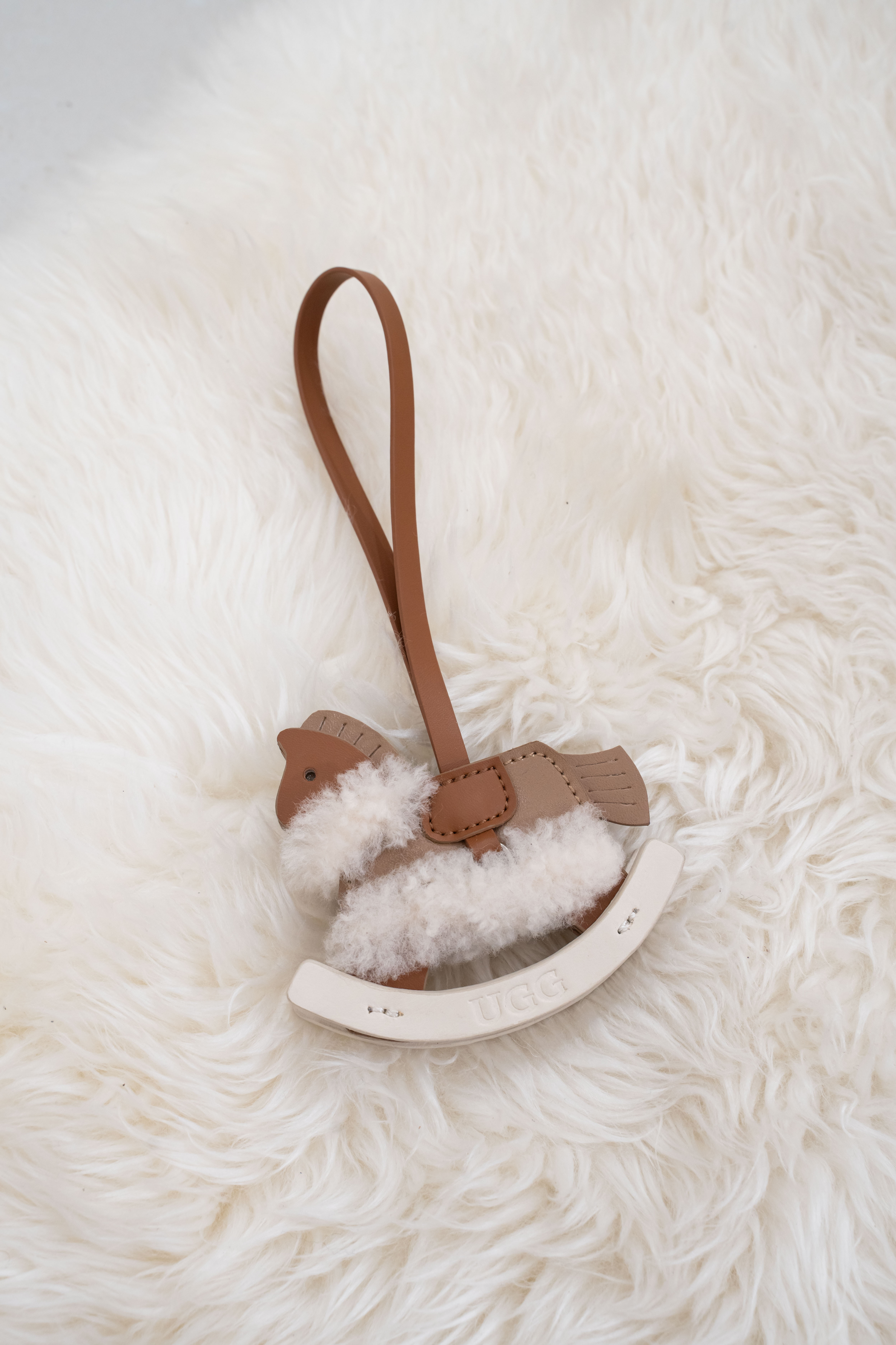 UGG 26AW Ozlana The Horse Leather Trick