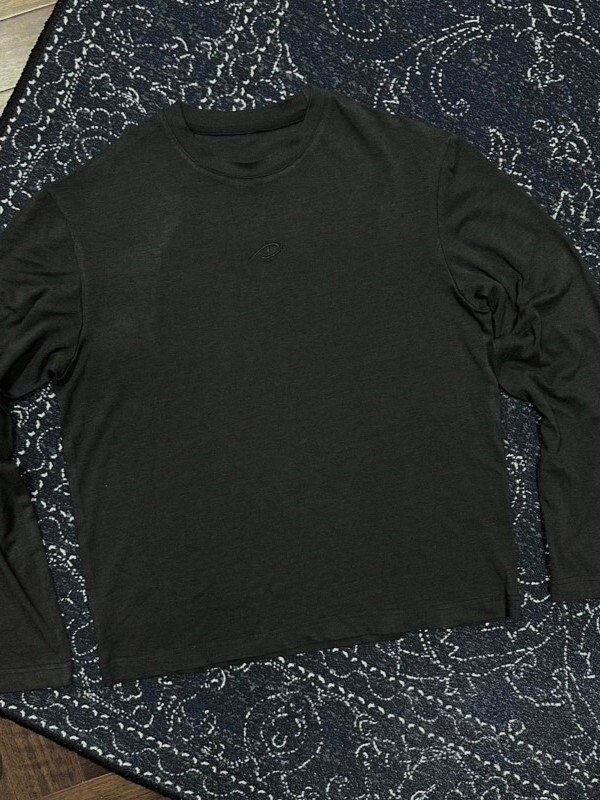CATSSTAC Embroidered Logo Slim Fit Long-Sleeve Base Layer T-Shirt