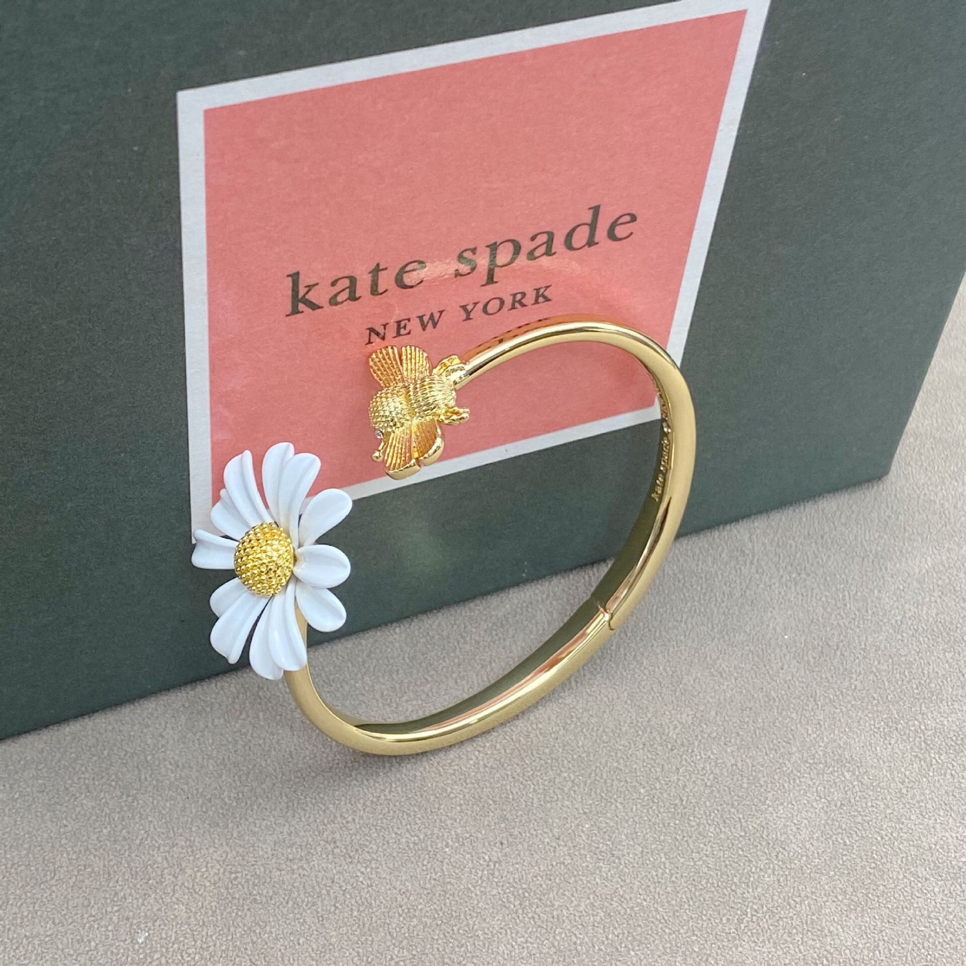 Kate Spade雛菊蜜蜂開口手鐲