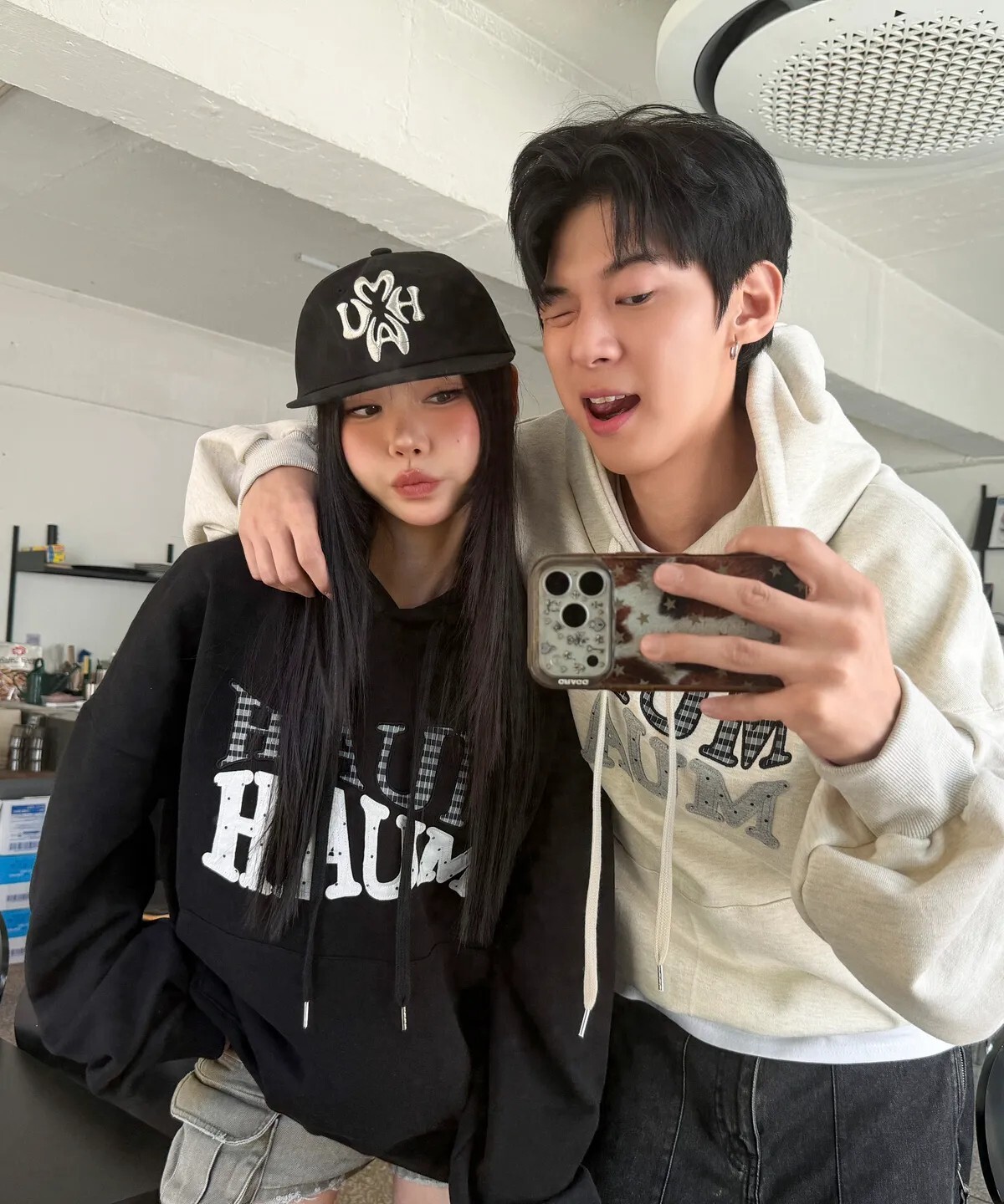 【OWN】MUAHMUAH 長袖 連帽 帽踢 抽繩 刺繡 格紋 波點 寬鬆 不分男女 黑色 燕麥灰