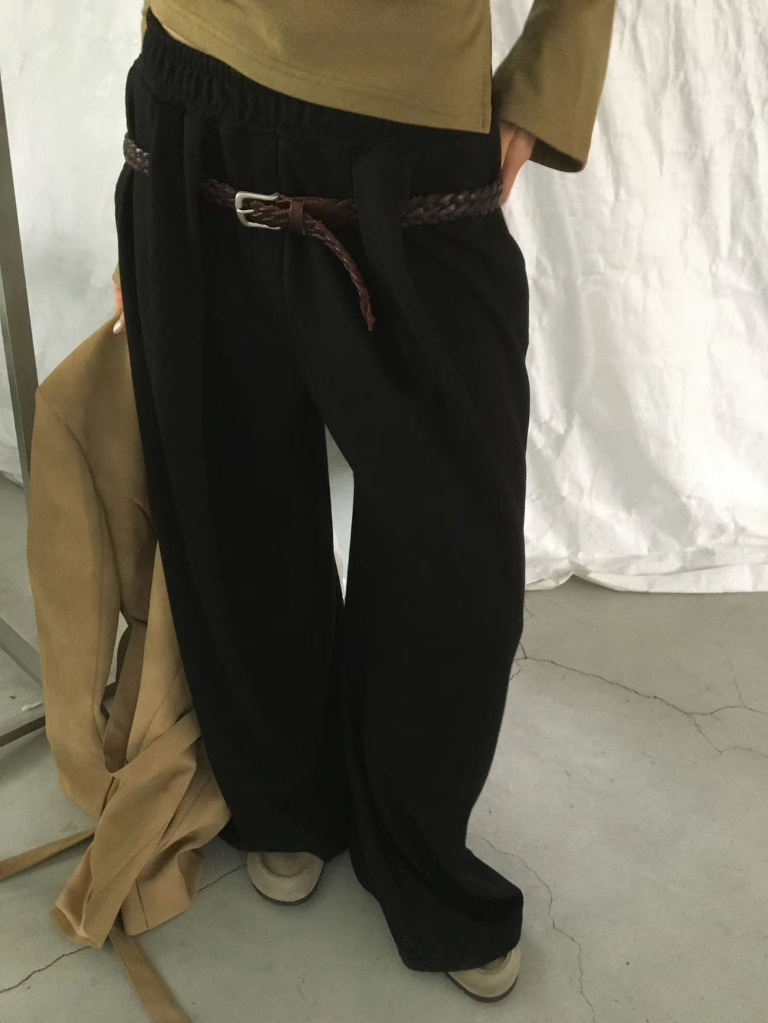 穿腰帶鬆緊休閒褲(不含腰帶)