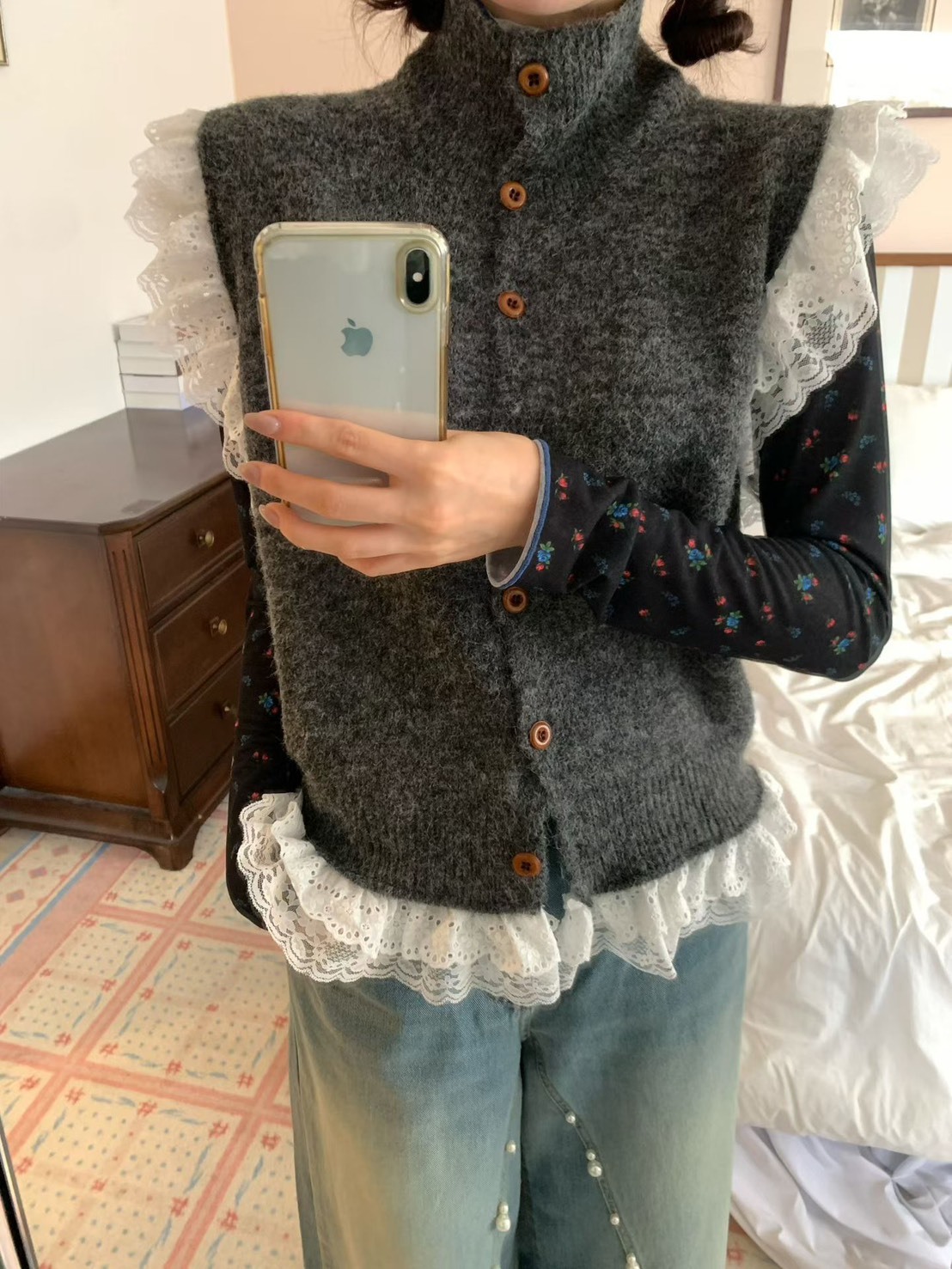 高領蕾絲袖口針織背心