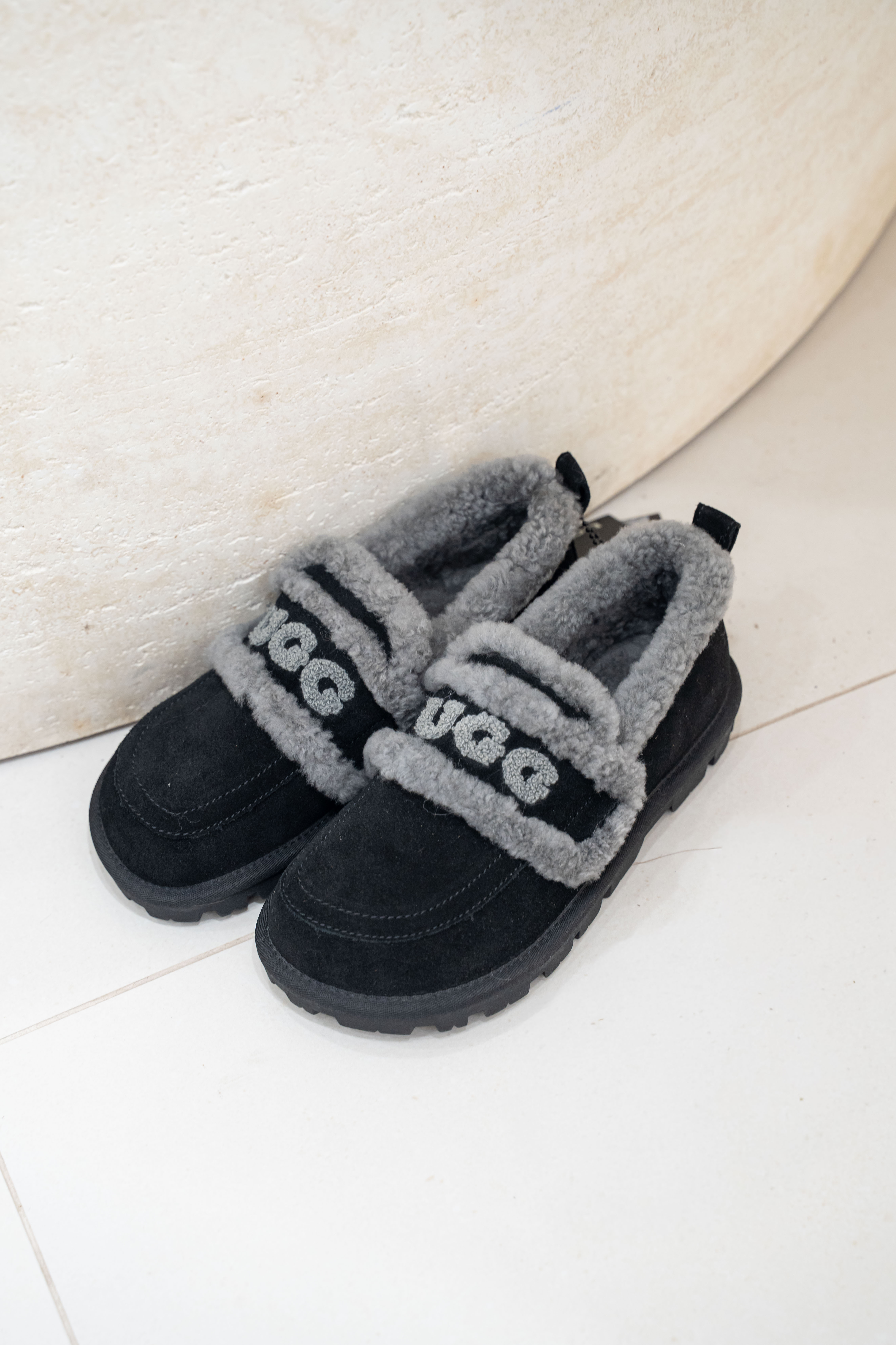 【5色入】UGG Ozlana 2026AW Logo Shearling Loafer