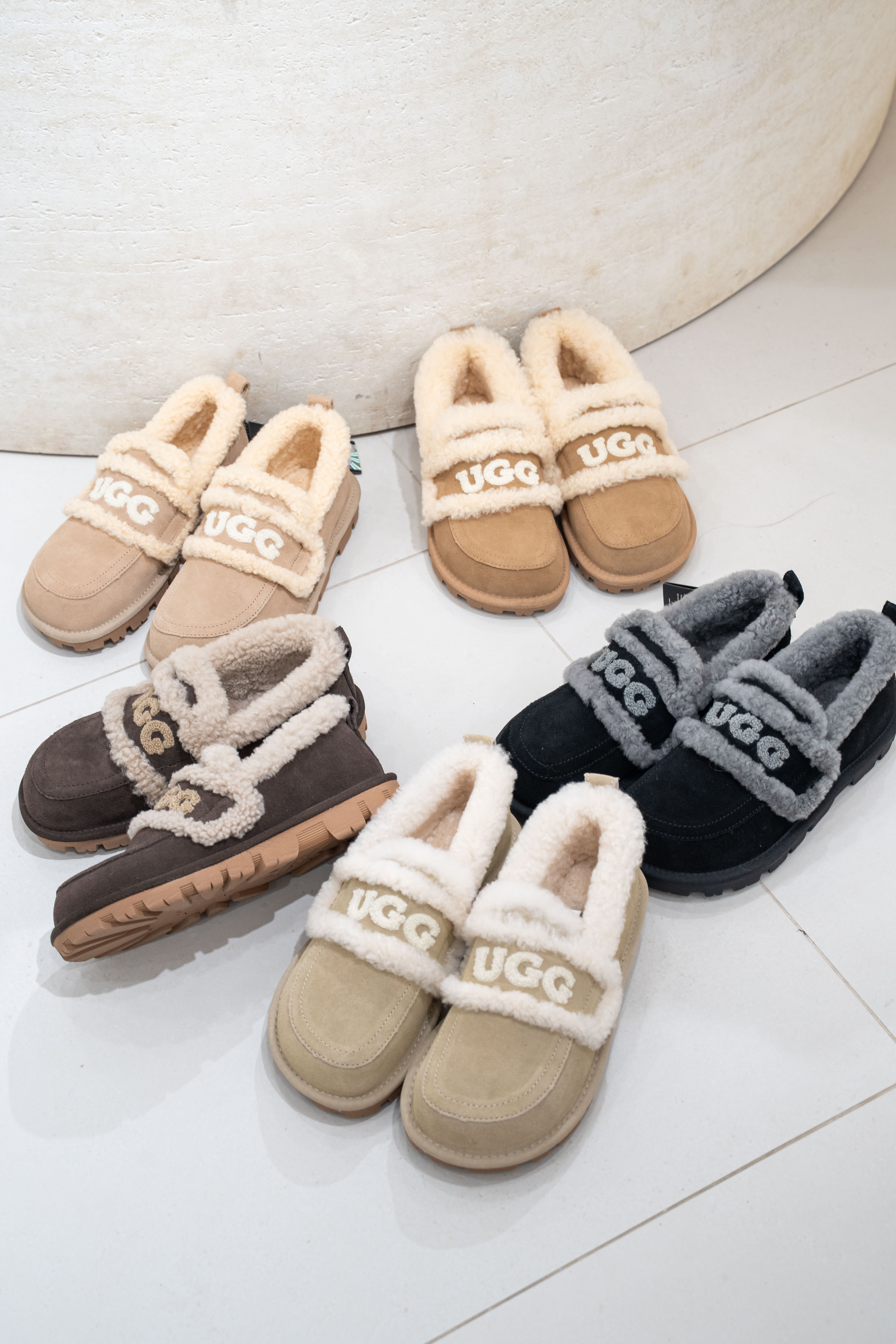 【5色入】UGG Ozlana 2026AW Logo Shearling Loafer