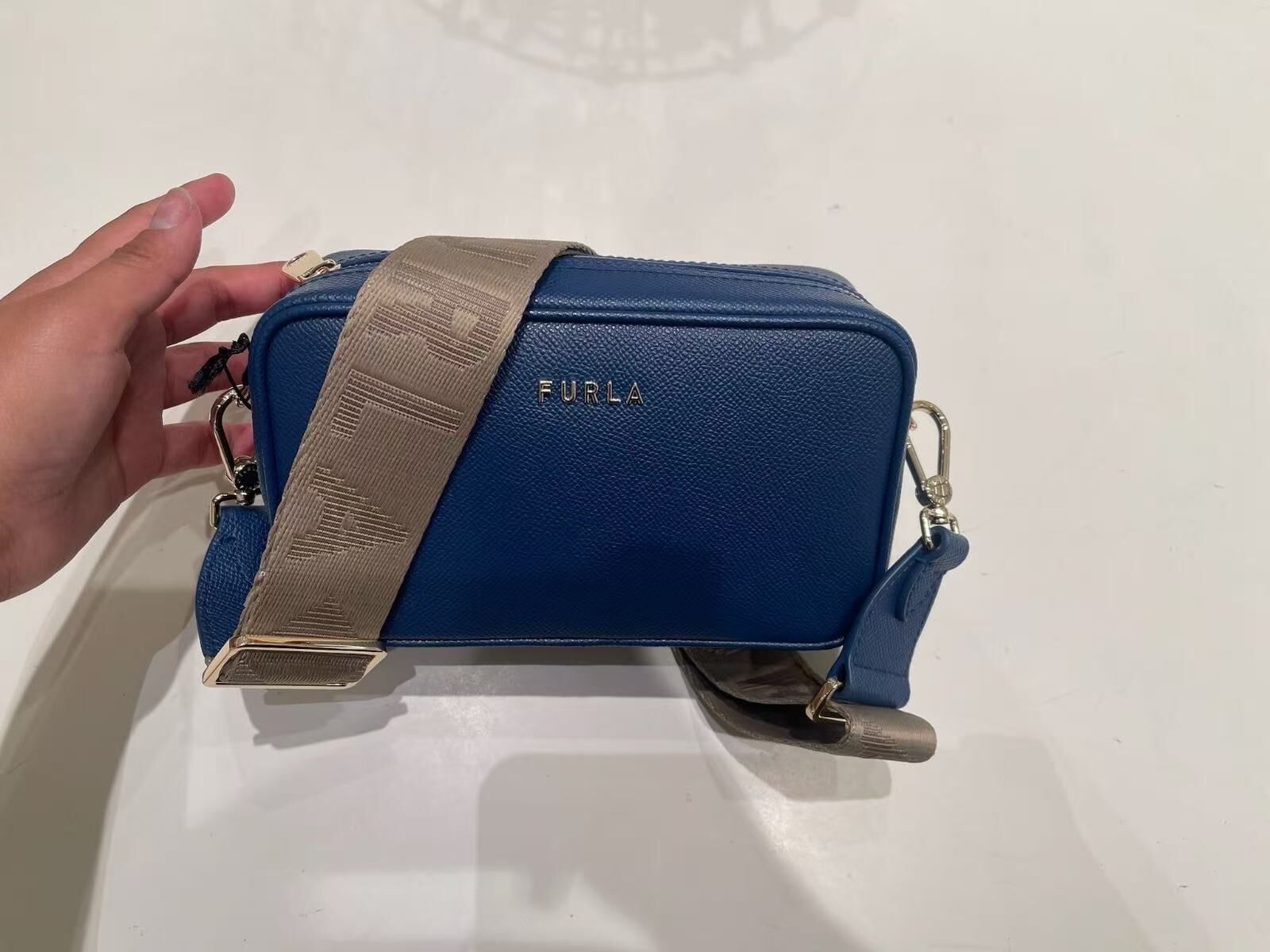 【預購】Furla N101221 經典相機包