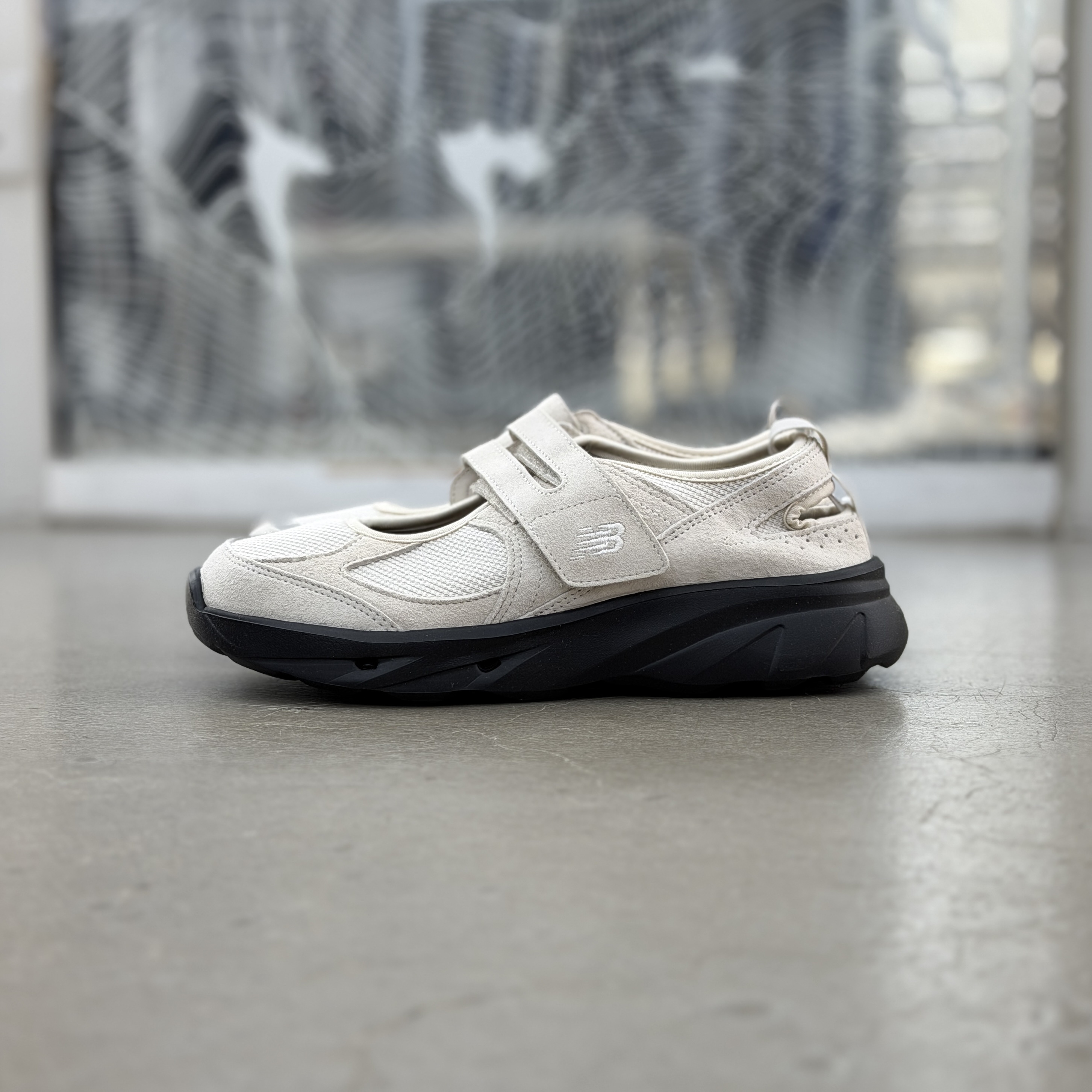 New Balance Breeze Suede- Ivory Black
