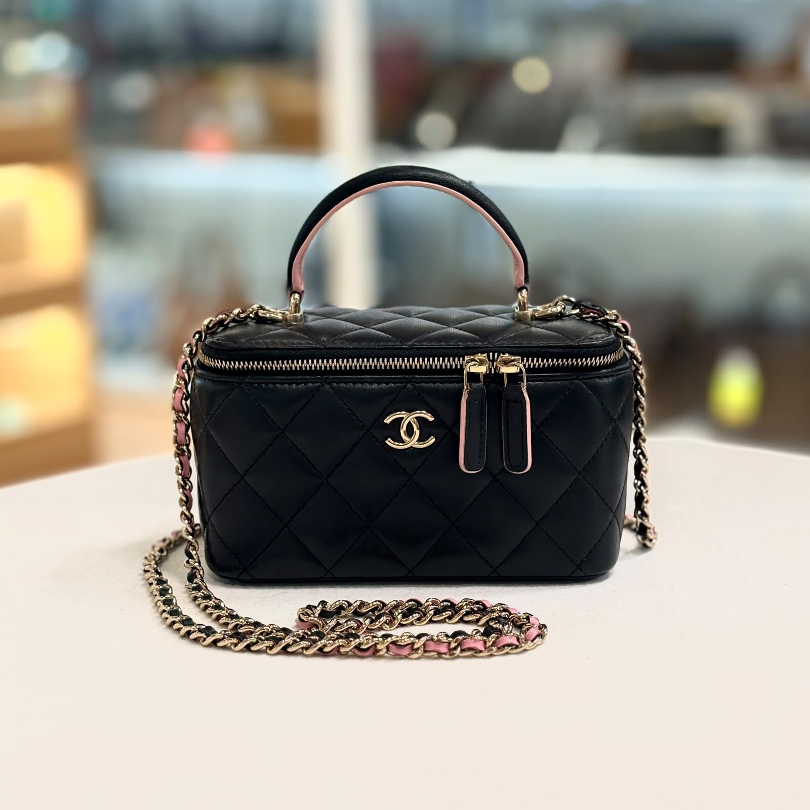 98%NEW USED CHANEL長盒子, AP2199, 黑色/粉紅色小羊皮, 淡金扣, Vanity Case, #香榭站正品