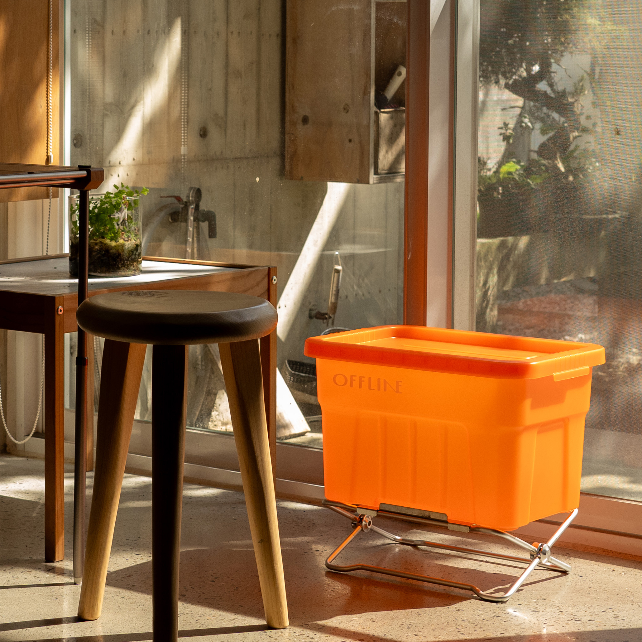 offline | Thor 22L Orange