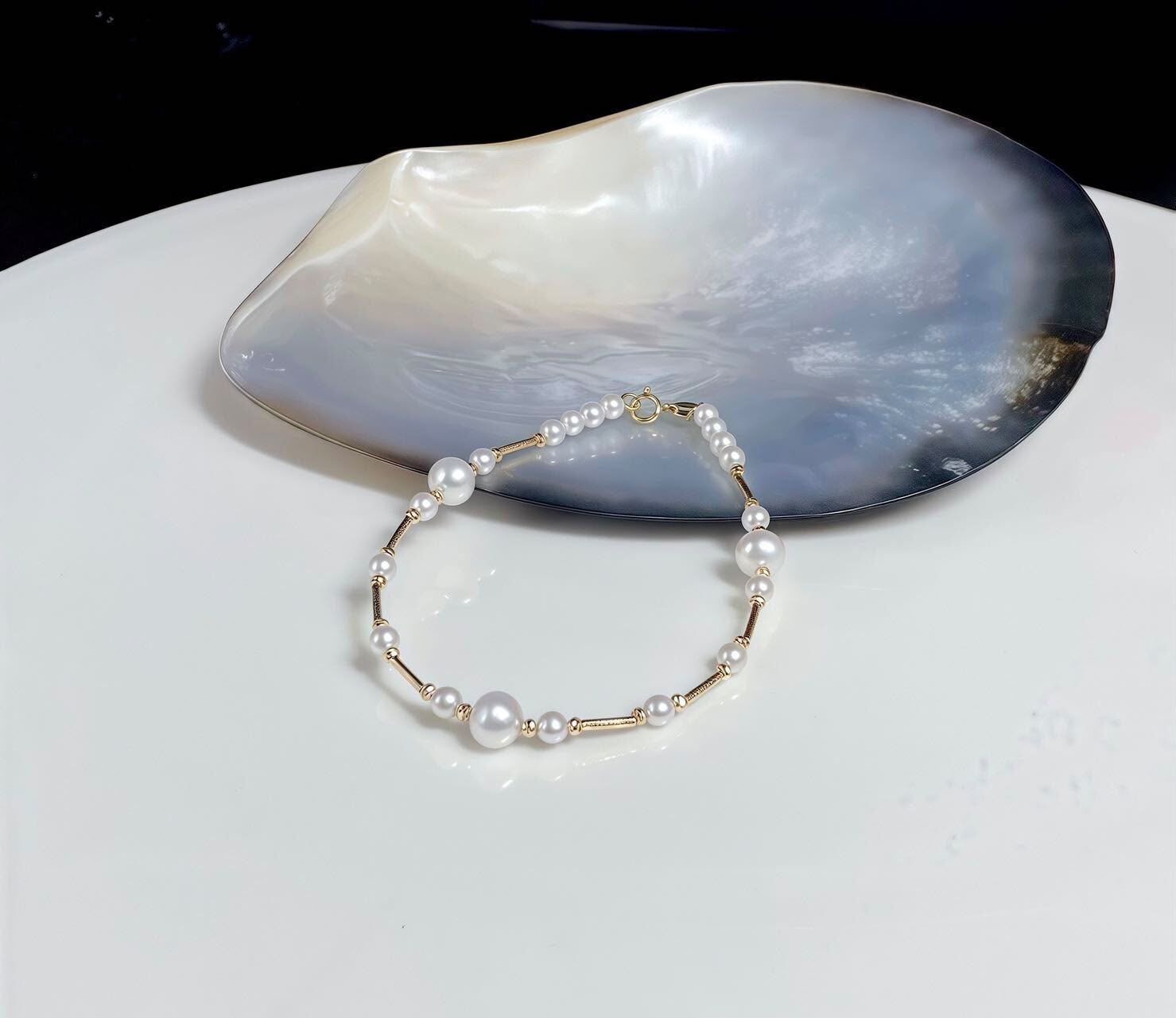 18k Yellow Gold Pearl Bracelet