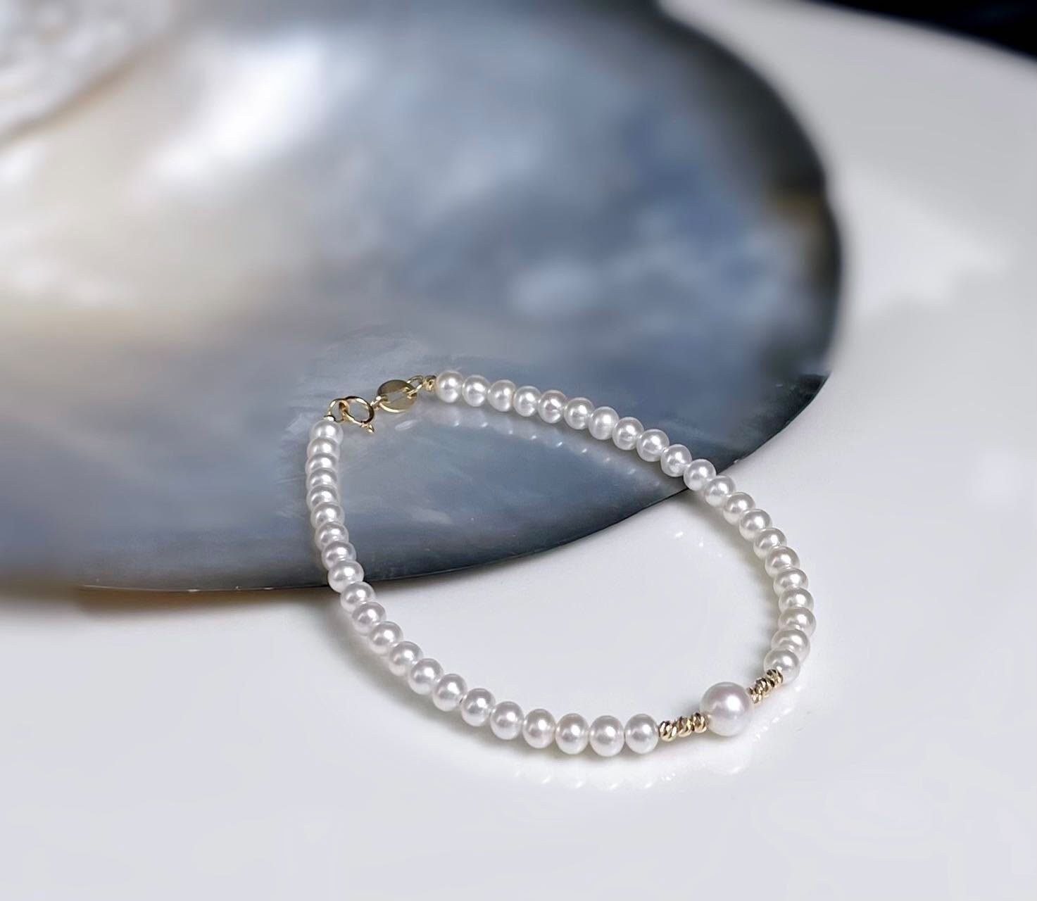 18k Yellow Gold Pearl Bracelet