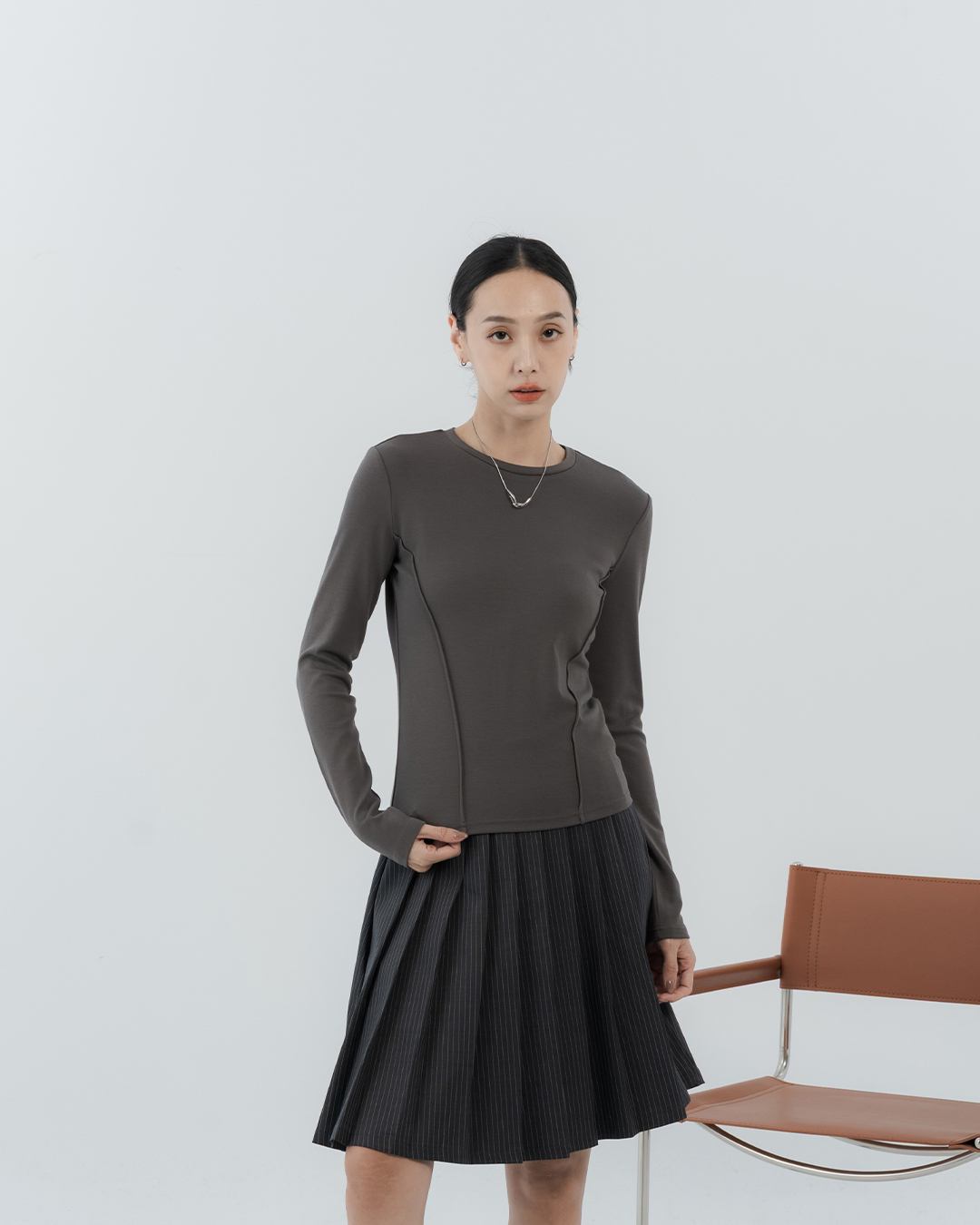 Fitted Crew-Neck Top with Waist Seam - Grey【01200093】in stock+pre-order
