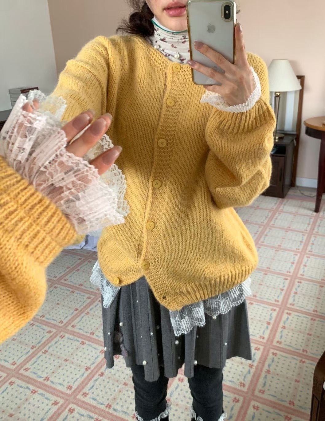 開釦可愛蕾絲襬袖針織外套