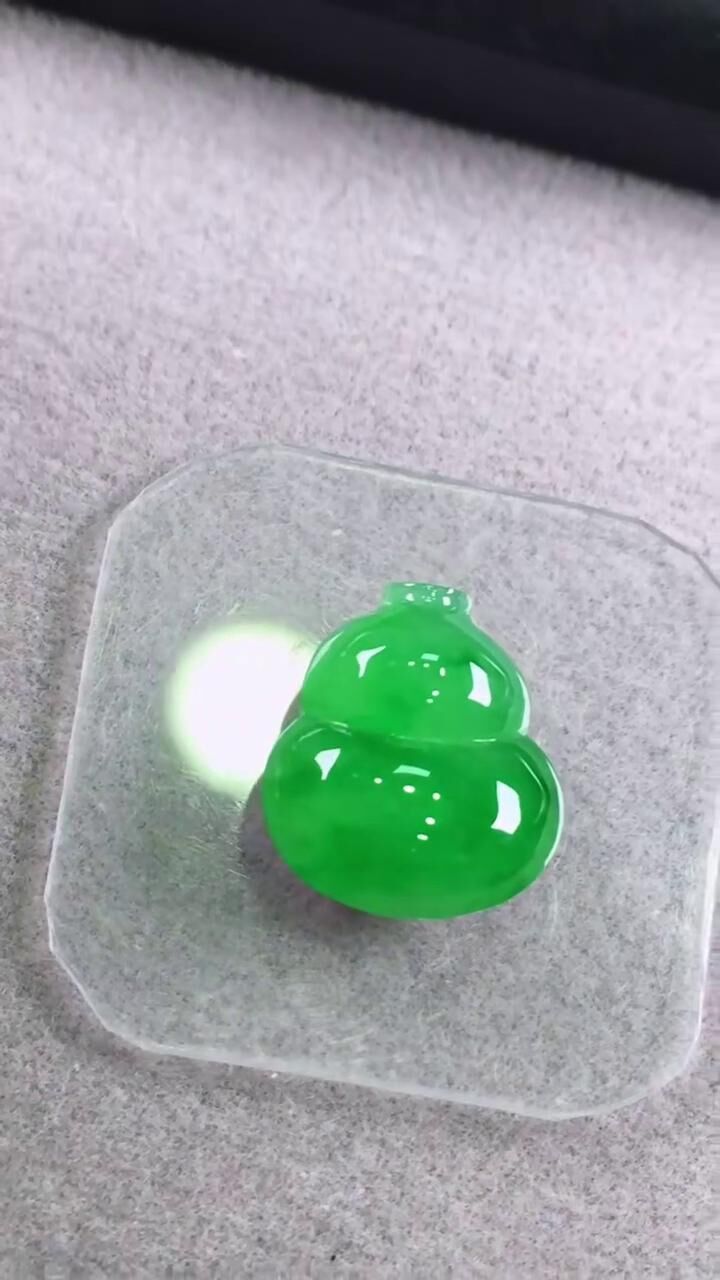 105347 翡翠滿綠葫蘆