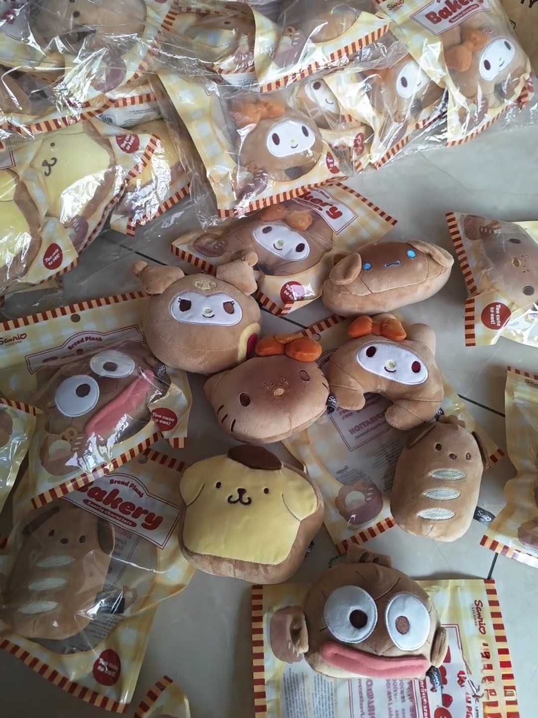 【預購】韓國限定 SANRIO 三麗鷗 BAKERY系列 麵包 毛絨吊飾